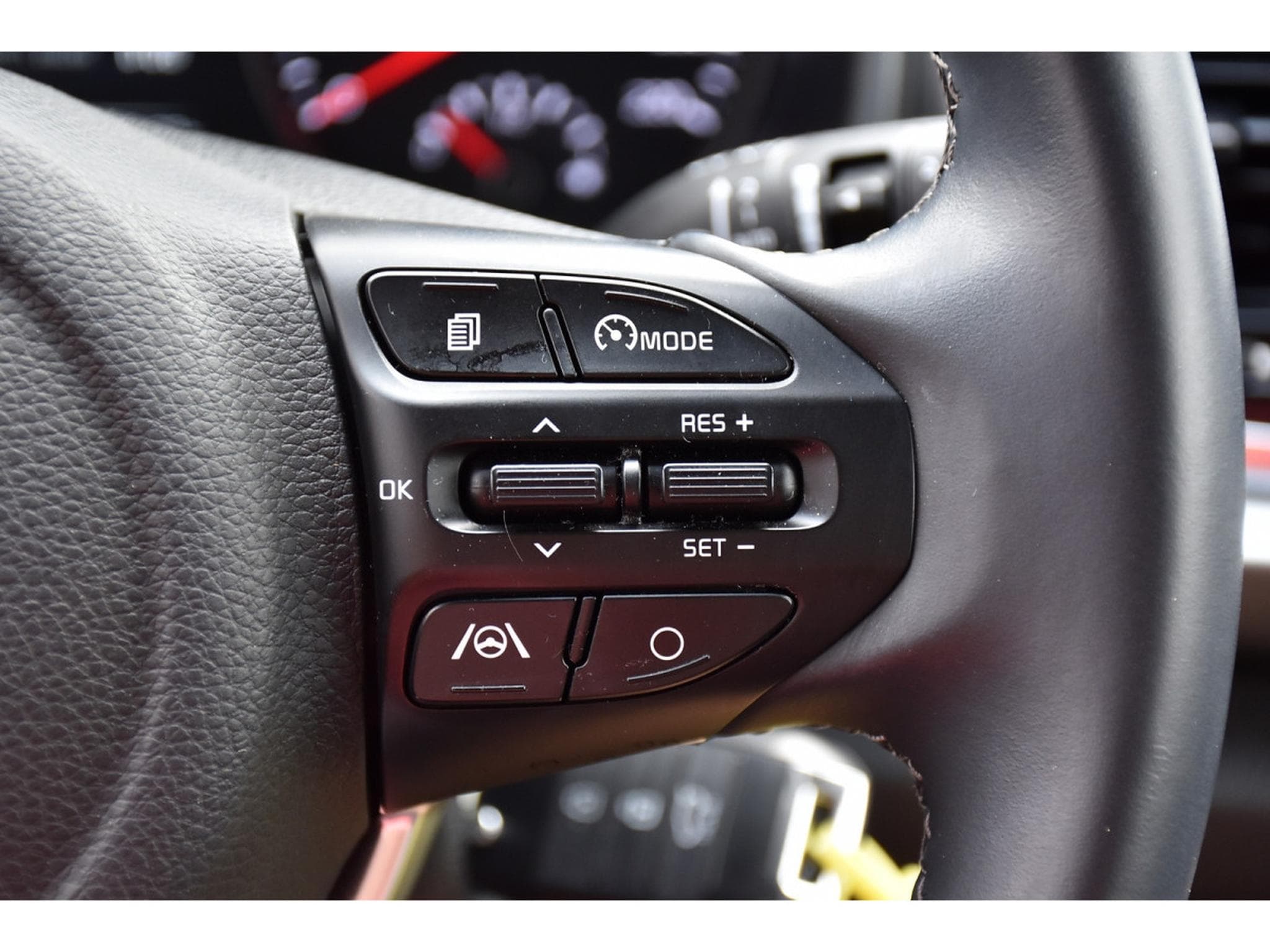 Kia Rio 1.2i Pulse REGUL GPS LANE CAM 1° MAIN (2023) - Photo 14