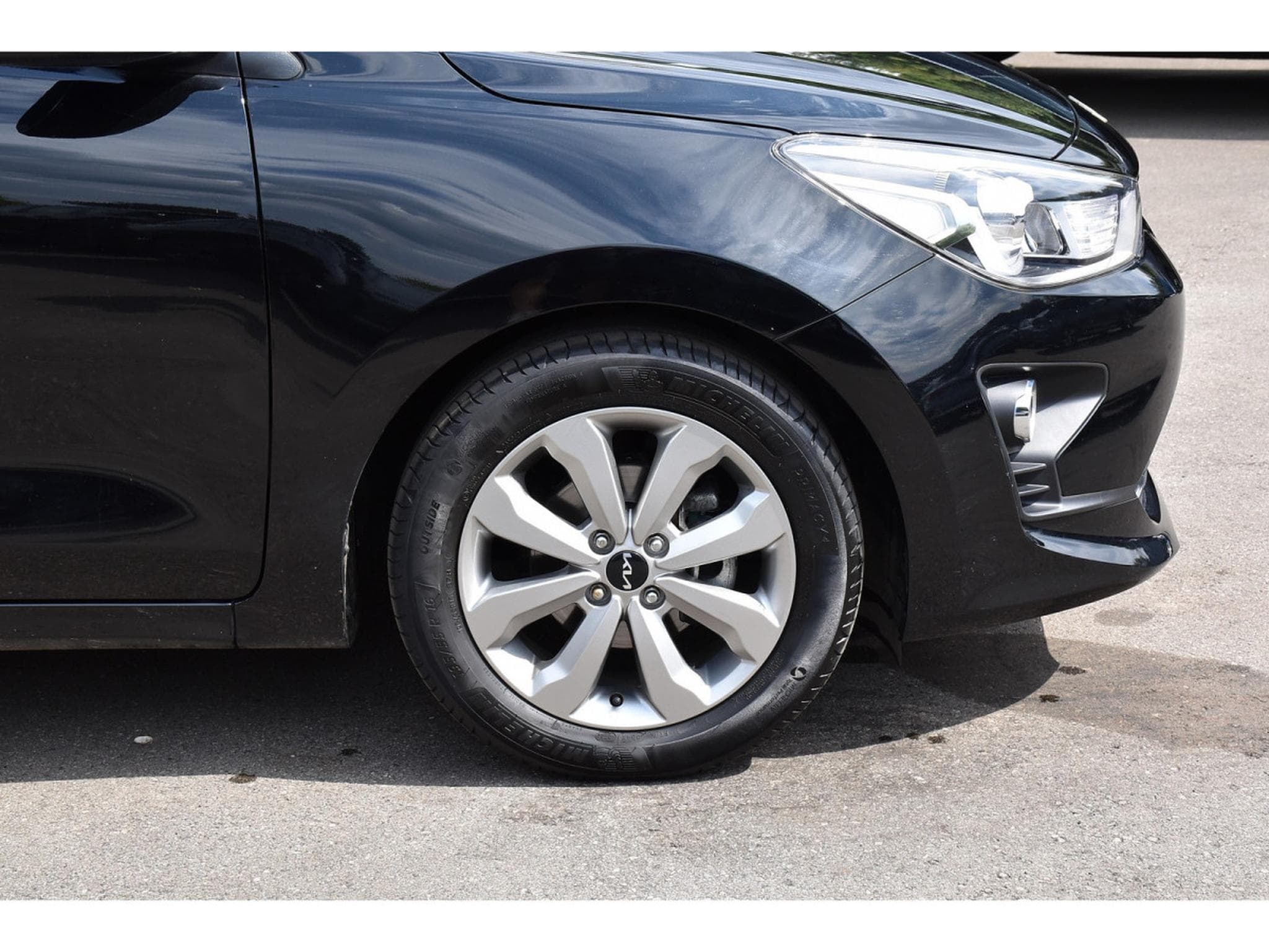 Kia Rio 1.2i Pulse REGUL GPS LANE CAM 1° MAIN (2023) - Photo 5