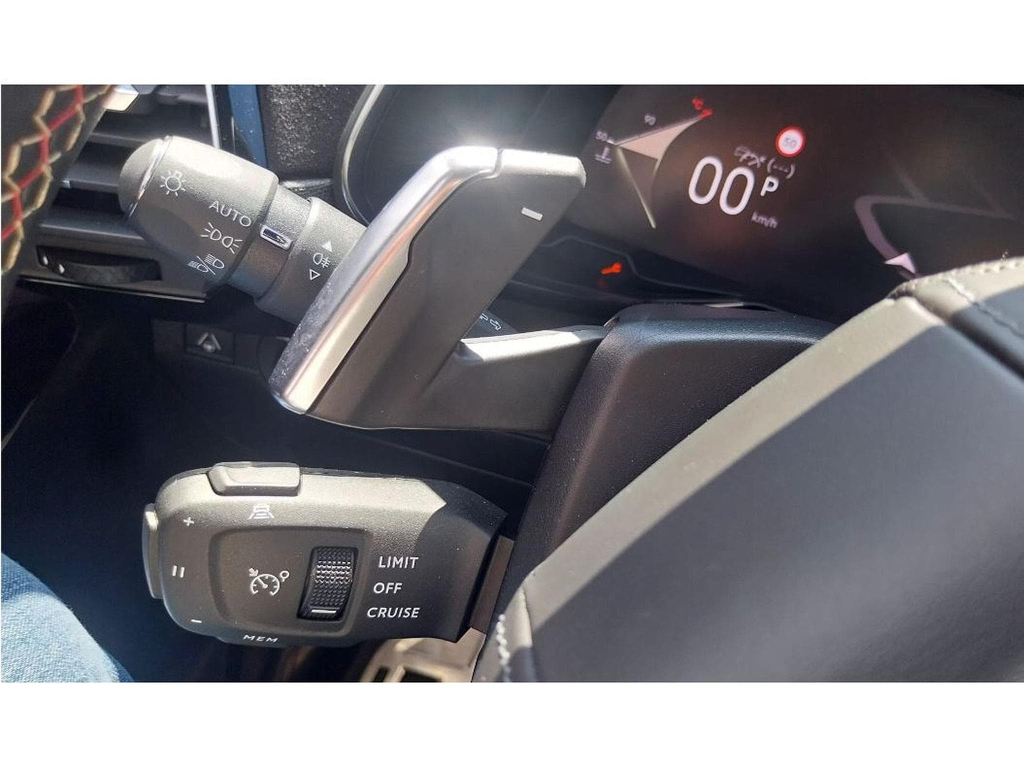 DS Automobiles DS7 1.5 HDI Performance Line EAT8 (2025) - Photo 19