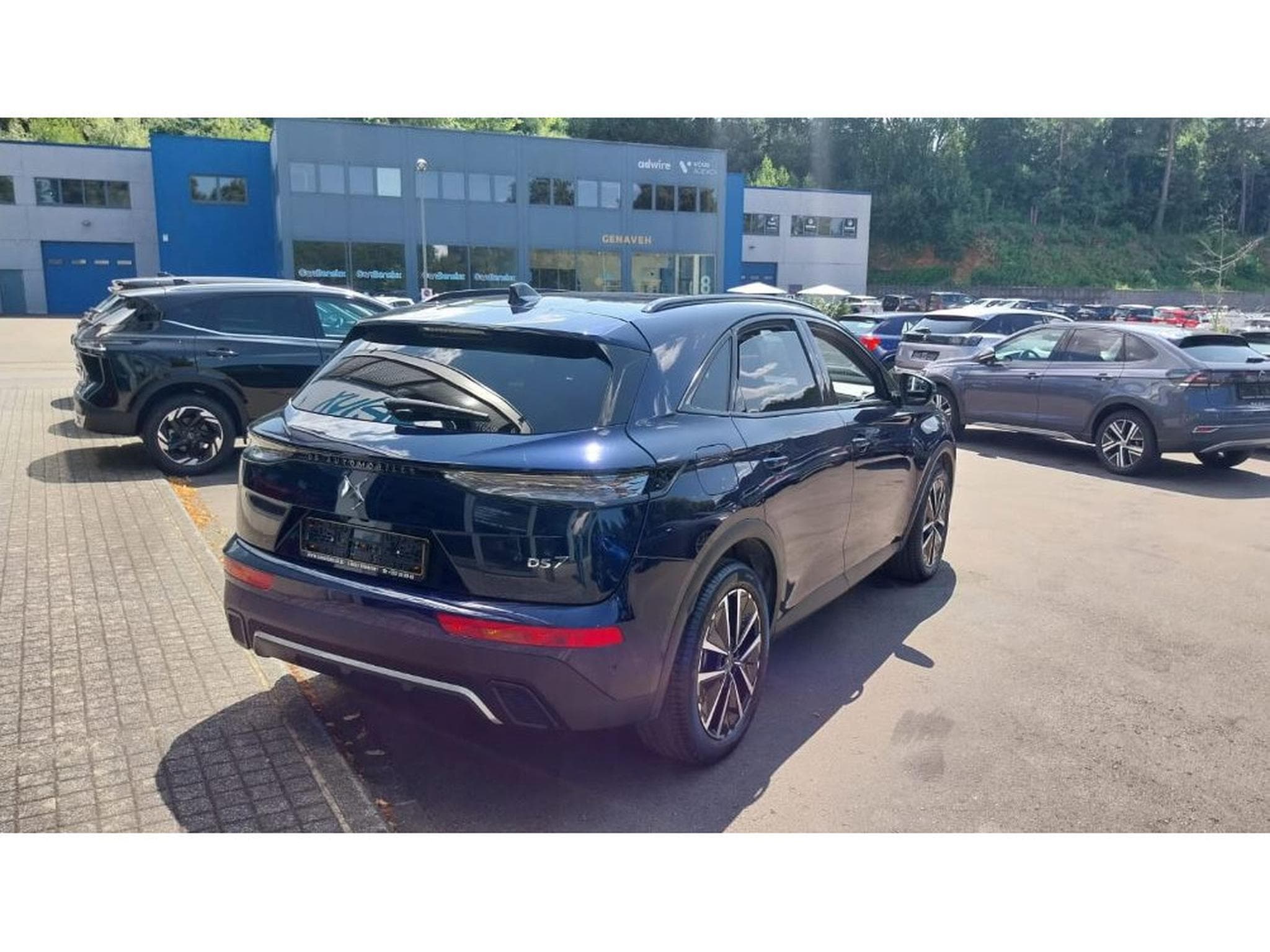 DS Automobiles DS7 1.5 HDI Performance Line EAT8 (2025) - Photo 3
