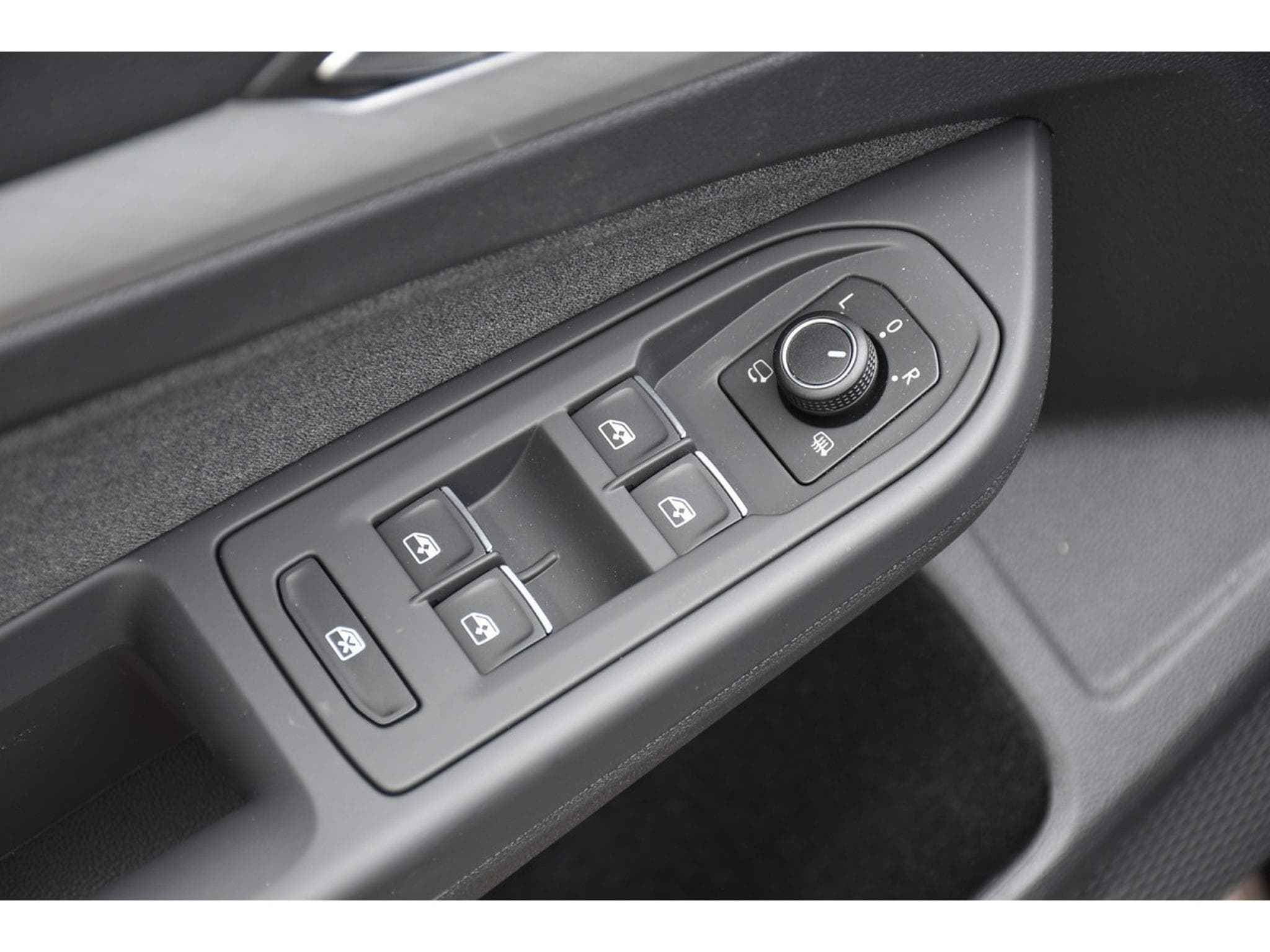VW Golf 1.5 eTSI DSG ACC TRAVEL SG CHFF CAM NEUVE (2026) - Photo 20