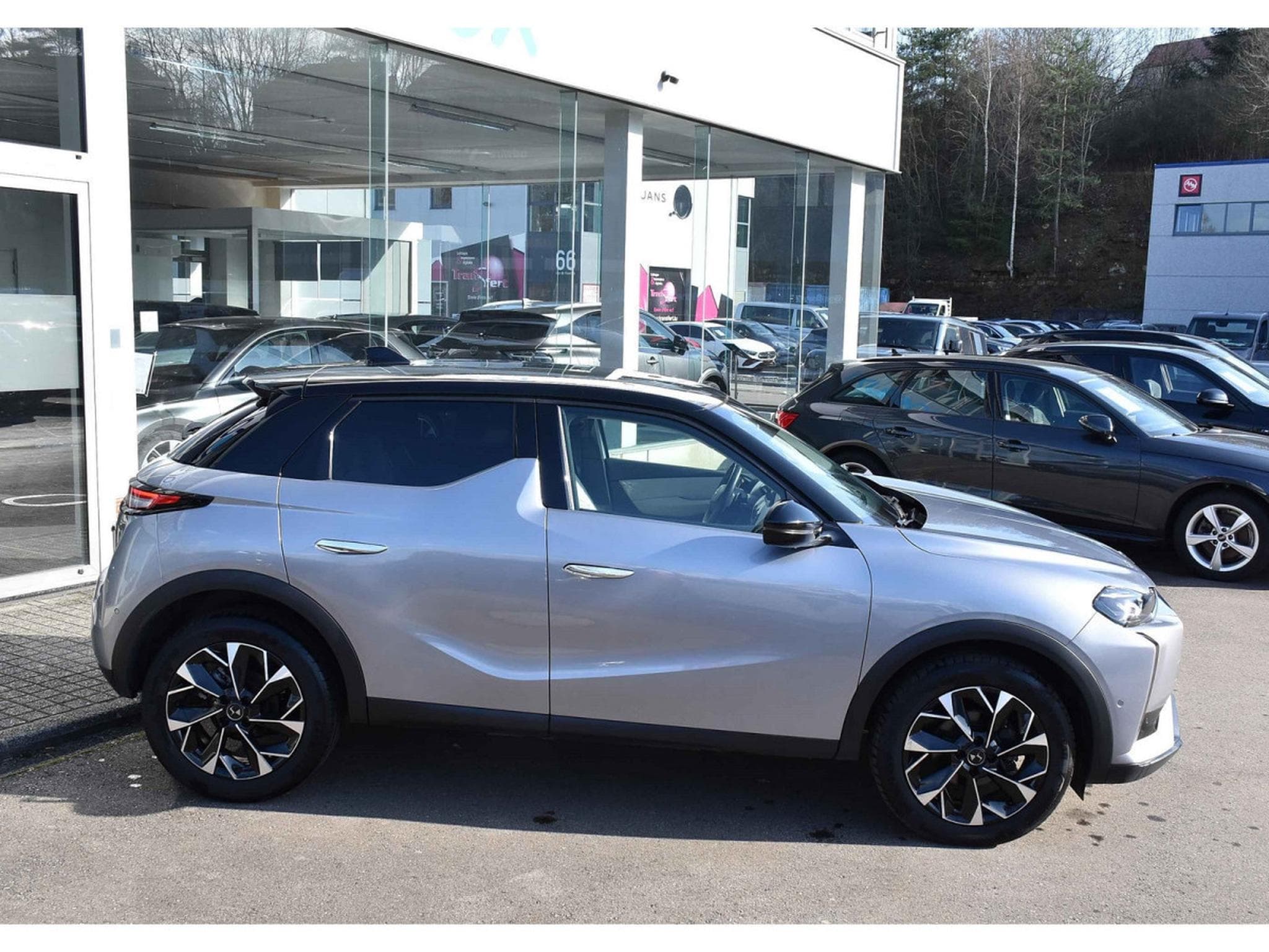 DS Automobiles DS3 1.2 PureTech EAT8 Rivoli CUIR GPS CAM LANE SIDE FOCAL 1°MAIN (2023) - Photo 3