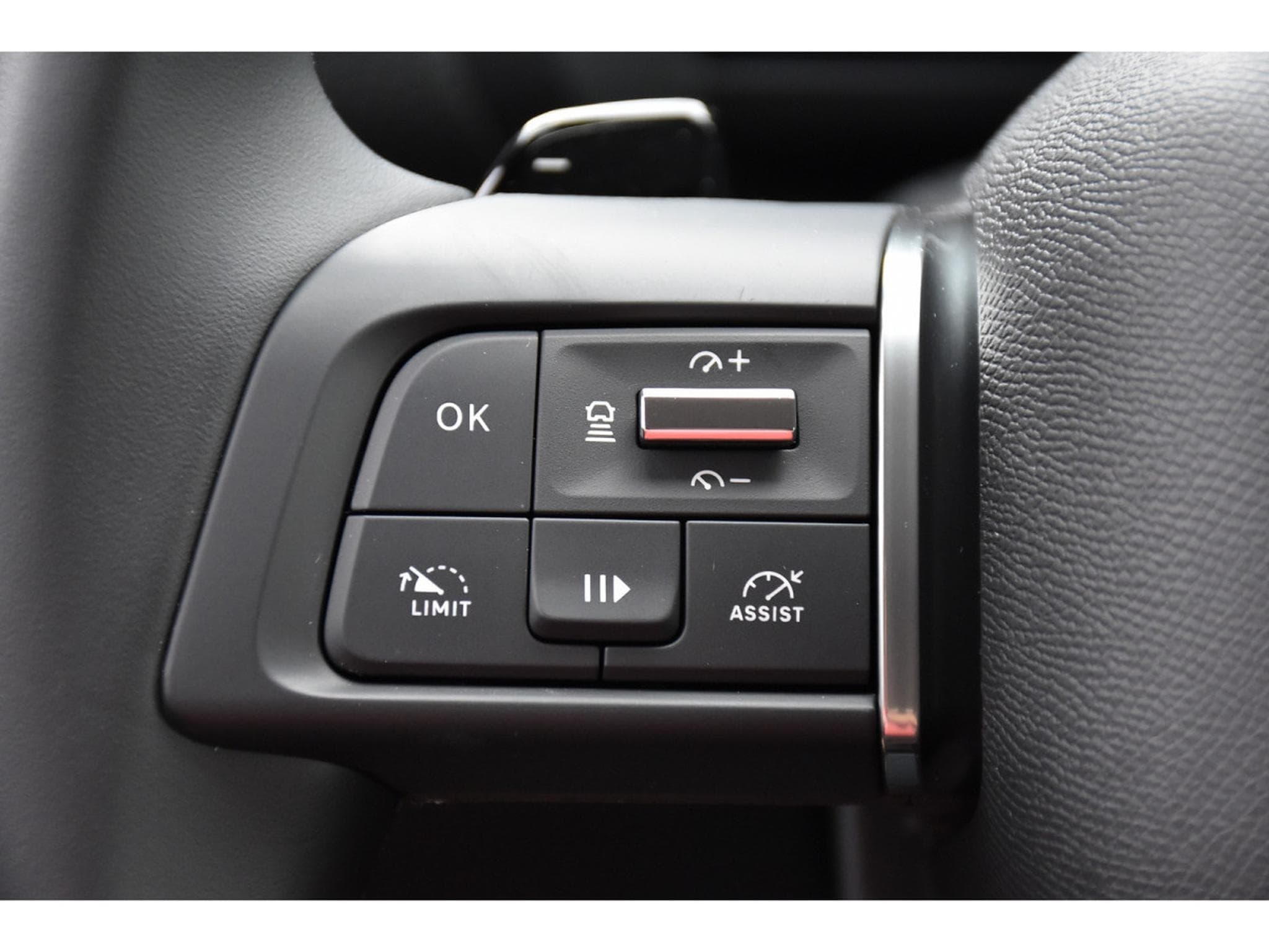 Citroën C4 X 1.2 MHEV 145 e-DCS6 Max ACC SIDE LANE GPS CAM 1° MAIN (2025) - Photo 23
