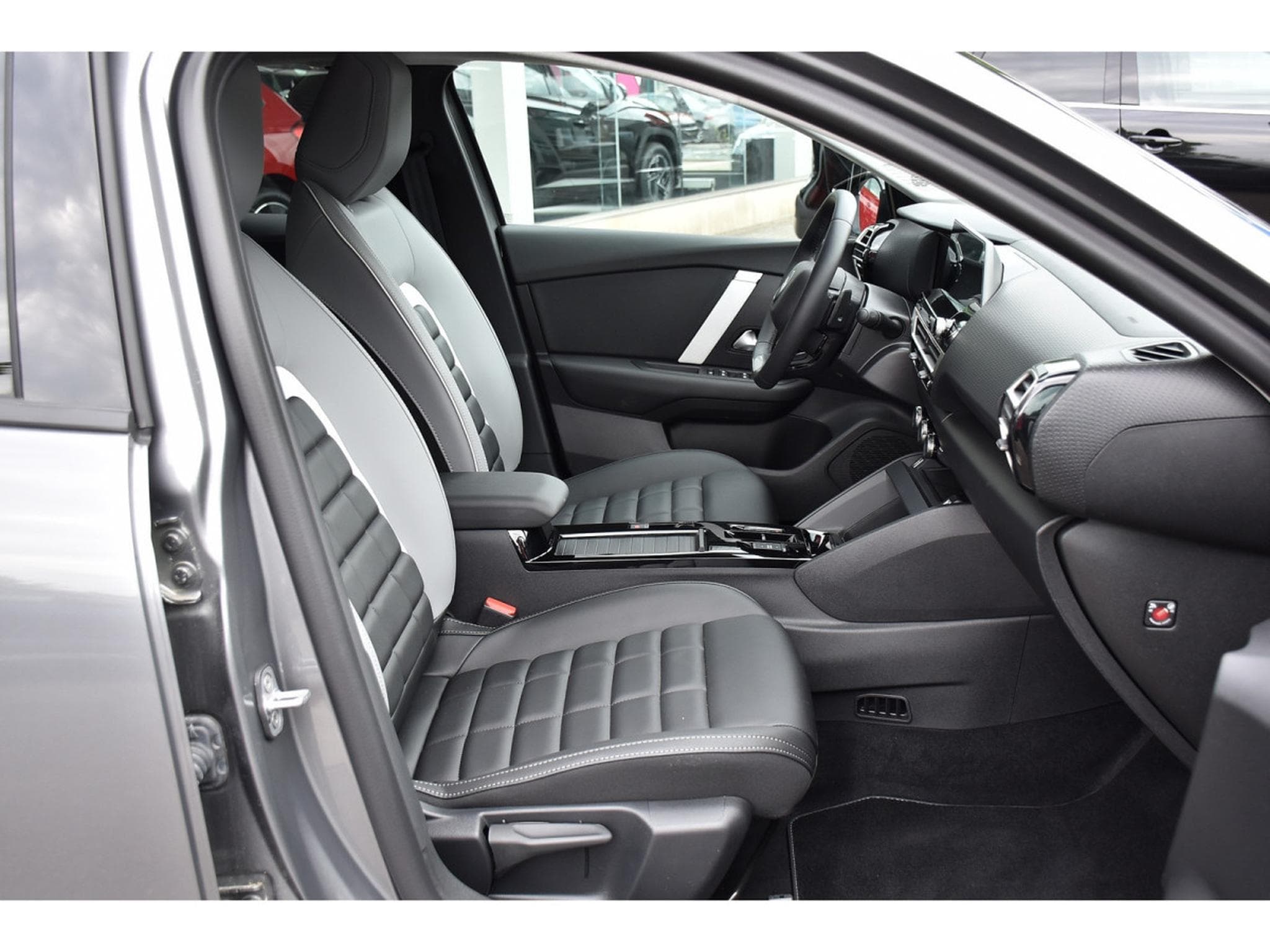 Citroën C4 X 1.2 MHEV 145 e-DCS6 Max ACC SIDE LANE GPS CAM 1° MAIN (2025) - Photo 7