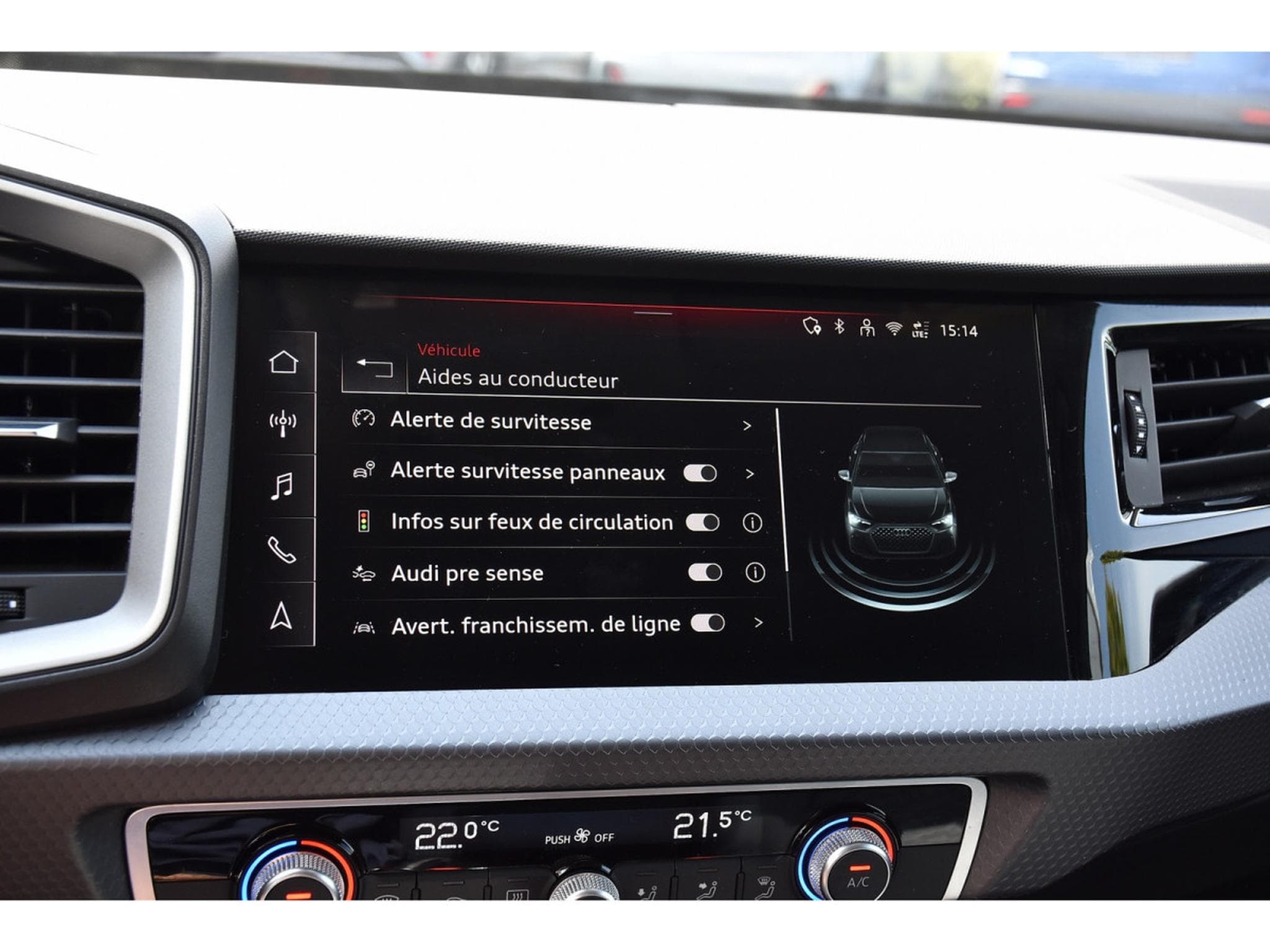 Audi A1 Sportback 30 TFSI S-Line S-Tronic Adrenalin Black Edition (2025) - Photo 13
