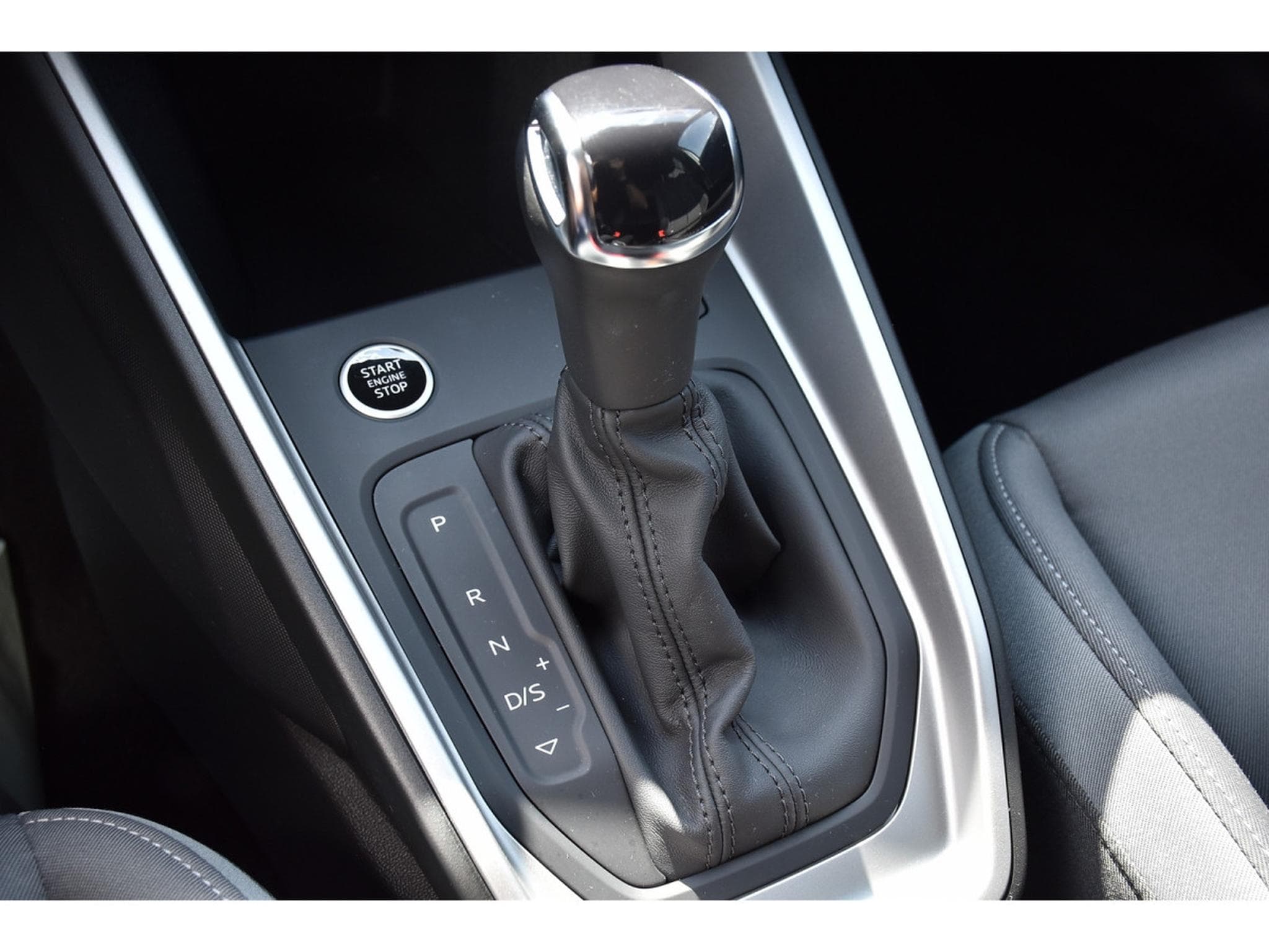Audi A1 Sportback 30 TFSI S-Line S-Tronic Adrenalin Black Edition (2025) - Photo 18