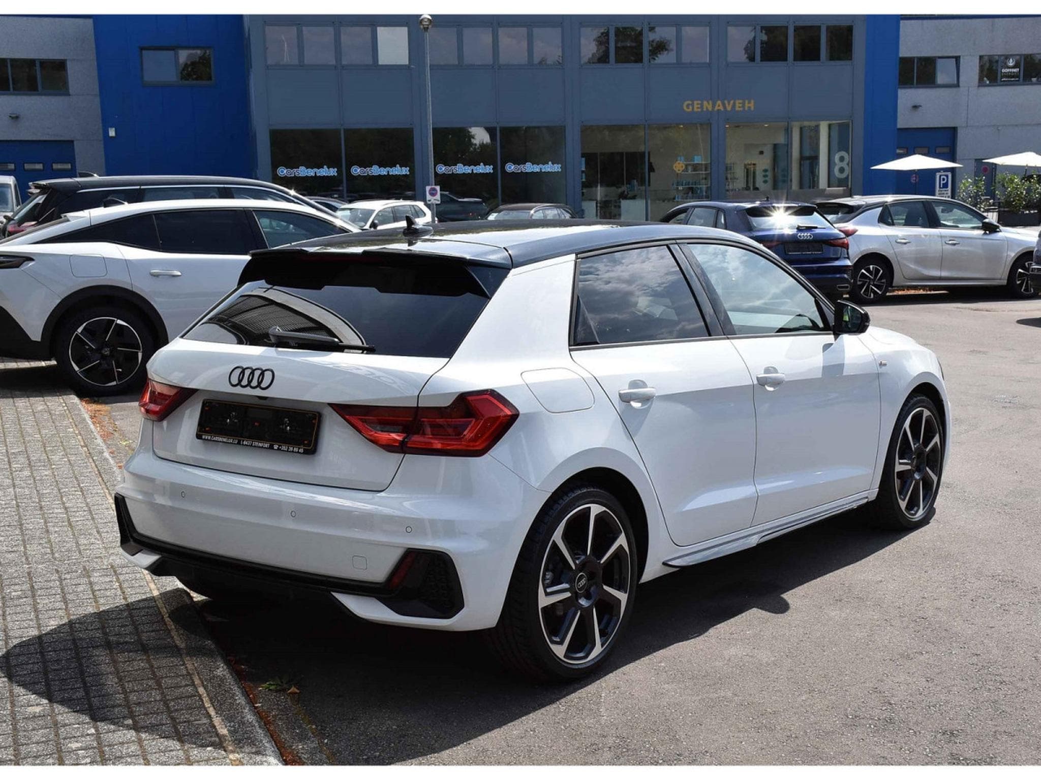 Audi A1 Sportback 30 TFSI S-Line S-Tronic Adrenalin Black Edition (2025) - Photo 4