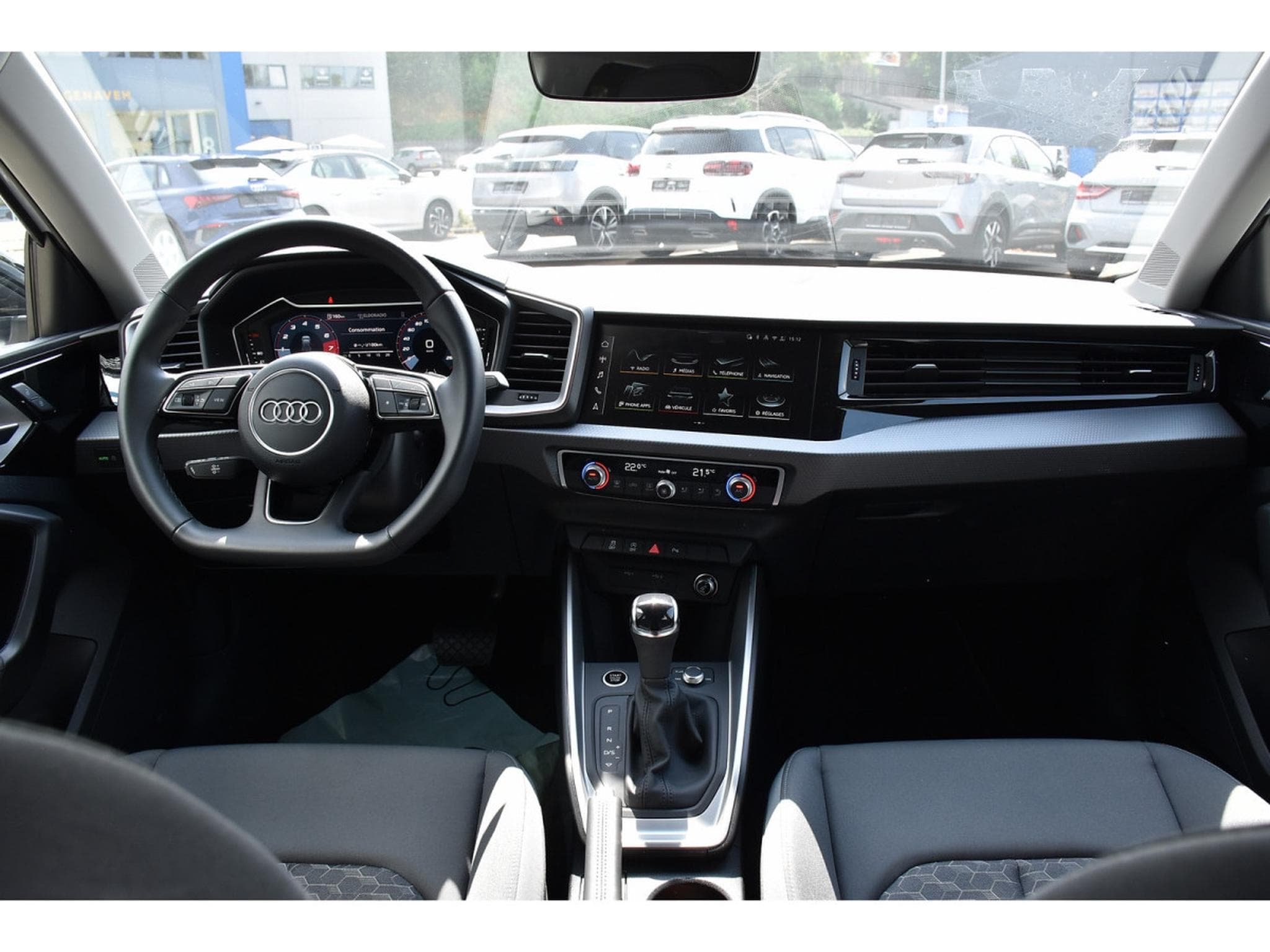 Audi A1 Sportback 30 TFSI S-Line S-Tronic Adrenalin Black Edition (2025) - Photo 9