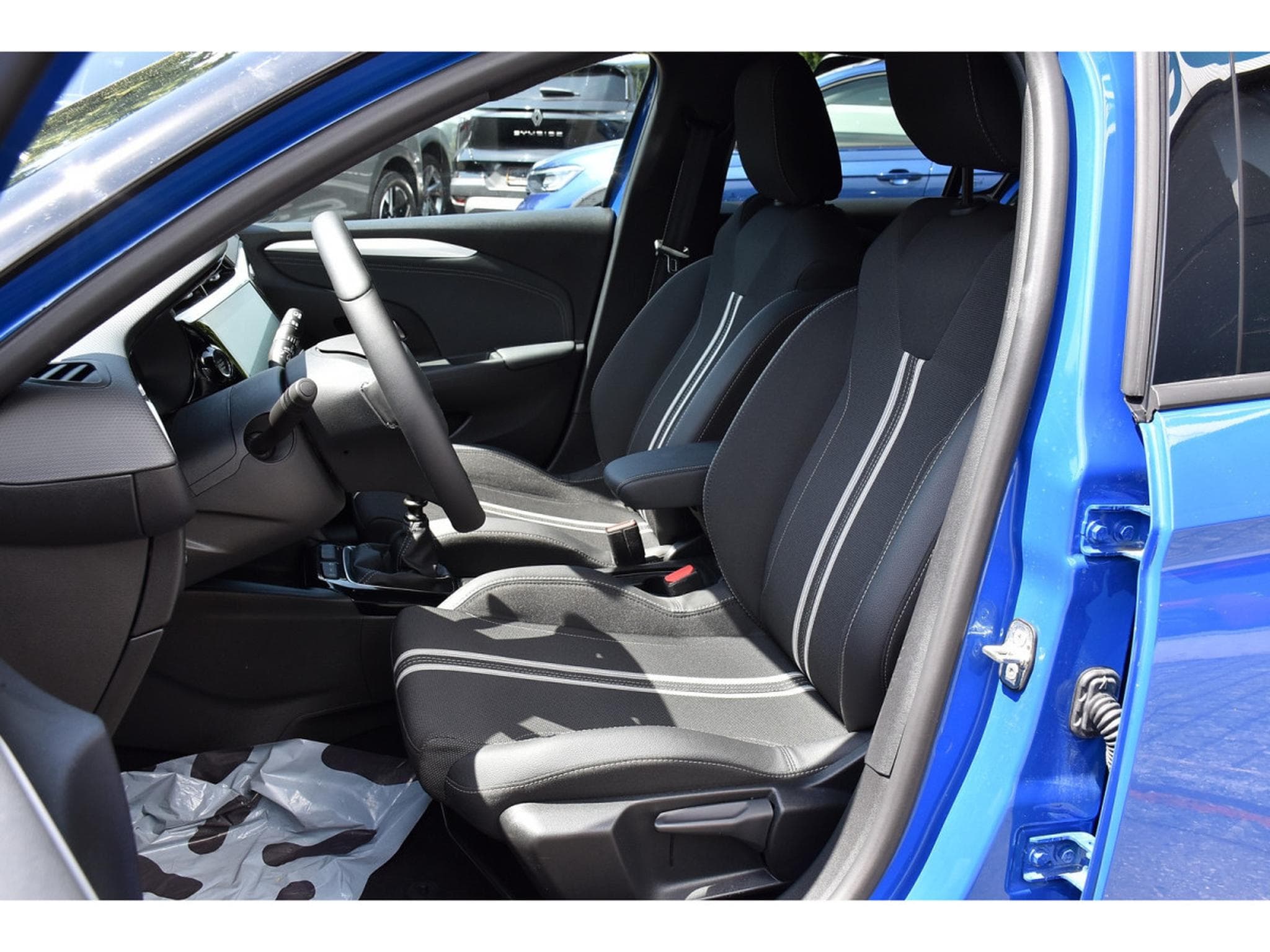Opel Corsa 1.2 Turbo GS REGUL LANE SIDE GPS CAM KEYLESS 1° MAIN (2025) - Photo 6