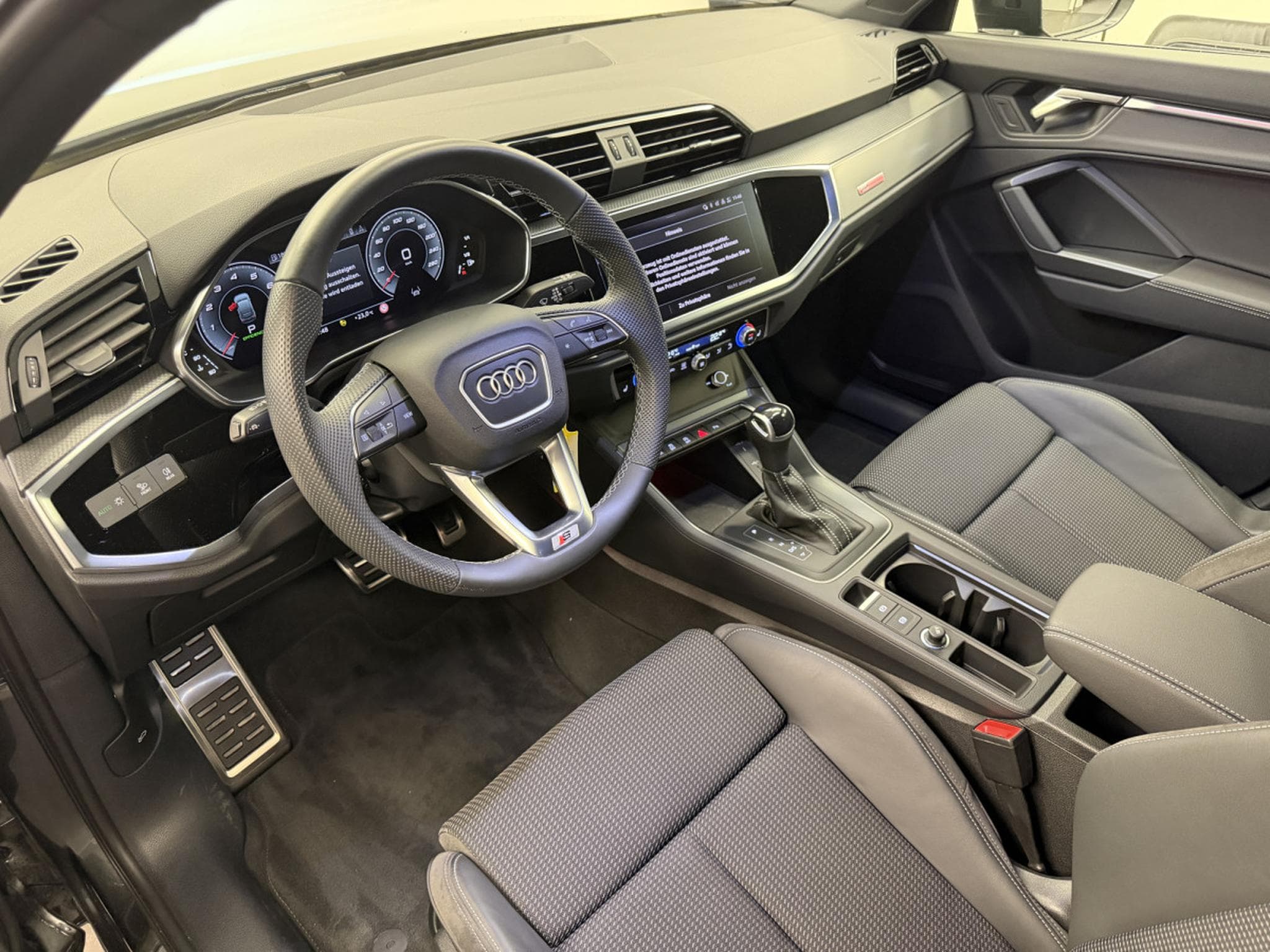 Audi Q3 Sportback S line 35 TFSI 150 CH / 110 kW S tronic (2023) - Photo 4