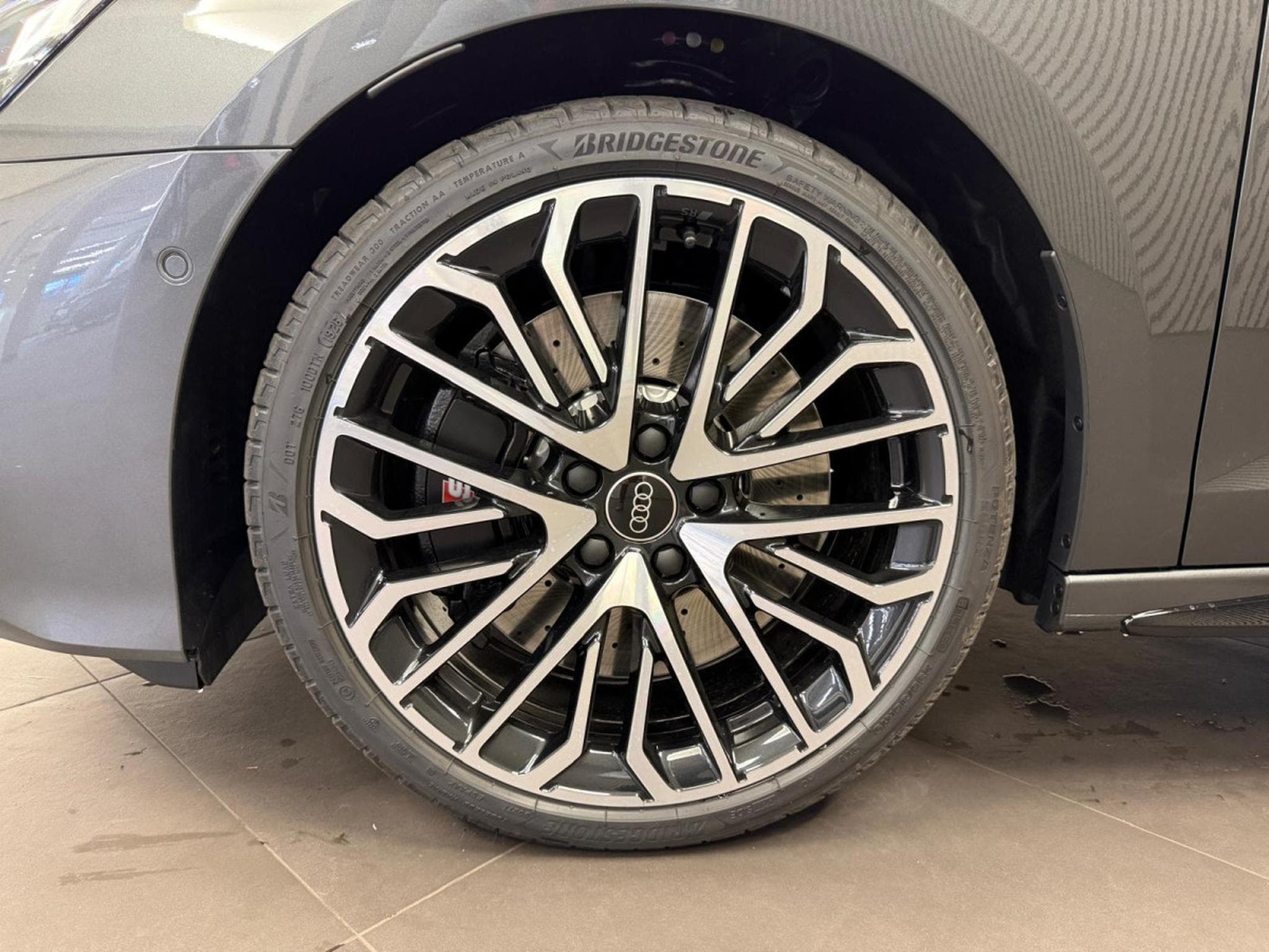 Audi S3 Sportback TFSI 333 CH / 245 kW S tronic quattro (2026) - Photo 10