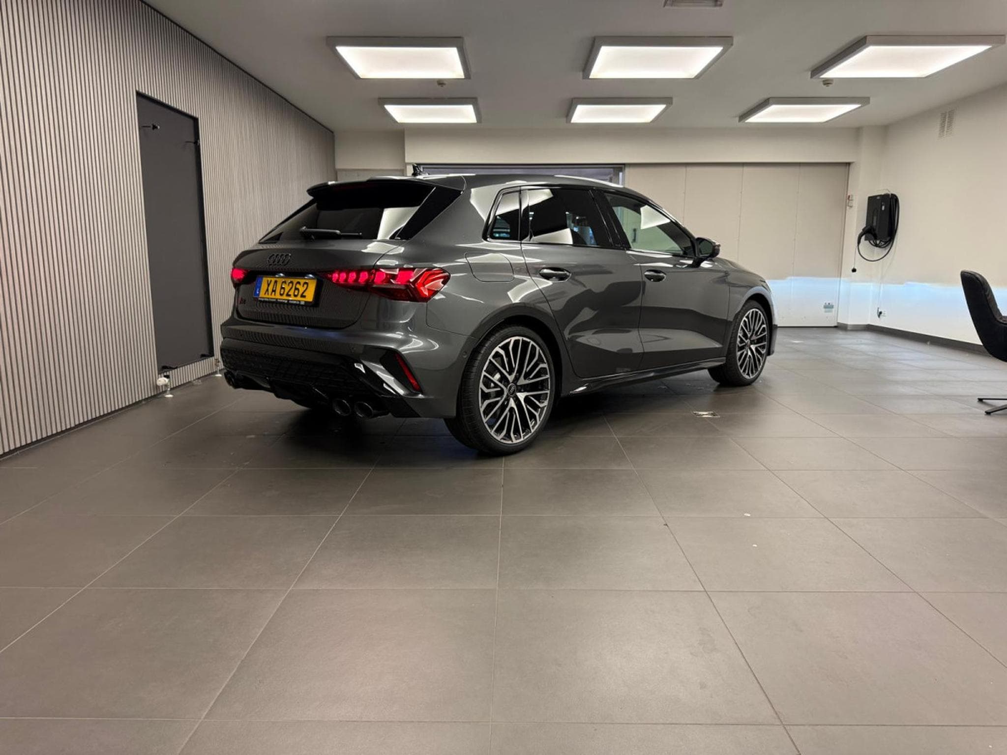 Audi S3 Sportback TFSI 333 CH / 245 kW S tronic quattro (2026) - Photo 8