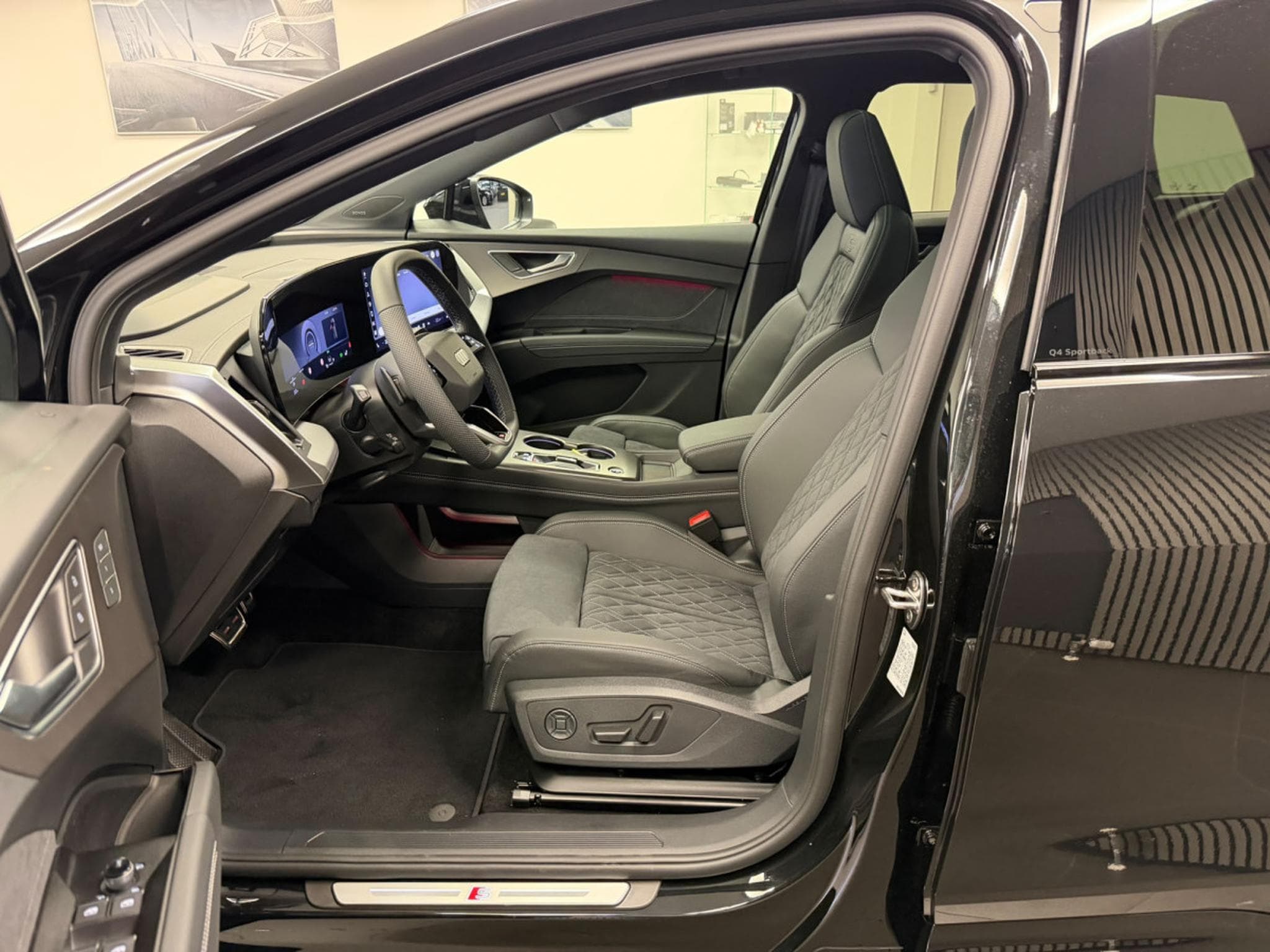 Audi Q4 e-tron SUV S line Performance 286 CH / 210 kW (2026) - Photo 3