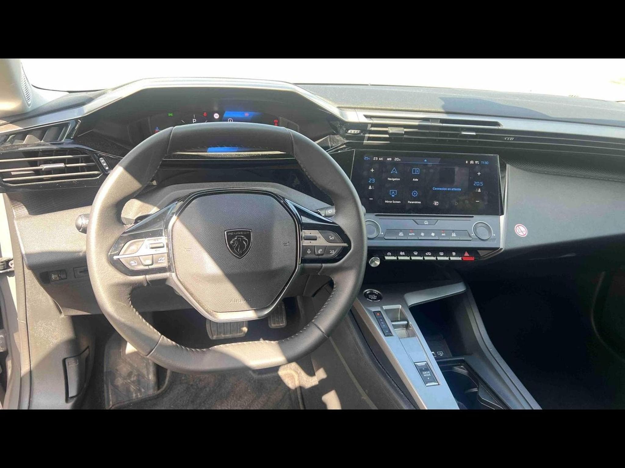 PEUGEOT 308 1.2 Hybrid 136ch Allure e-DCS6 (2024) - Photo 3