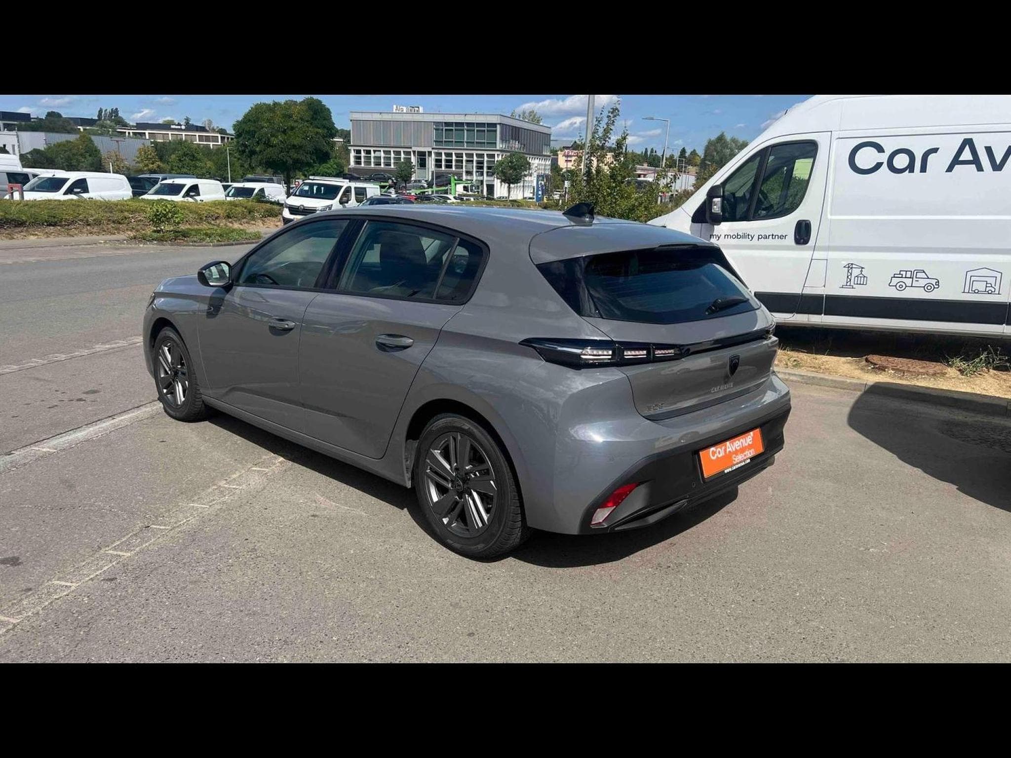 PEUGEOT 308 1.2 Hybrid 136ch Allure e-DCS6 (2024) - Photo 8