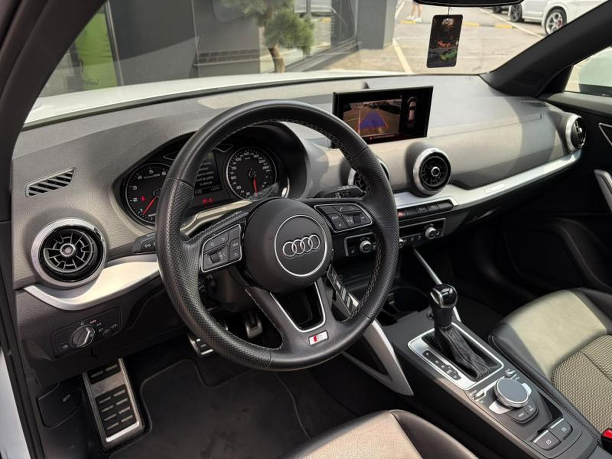 Audi Q2 S line/Toit Ouvrant/Sièges chauffants/ACC (2022) - Photo 6