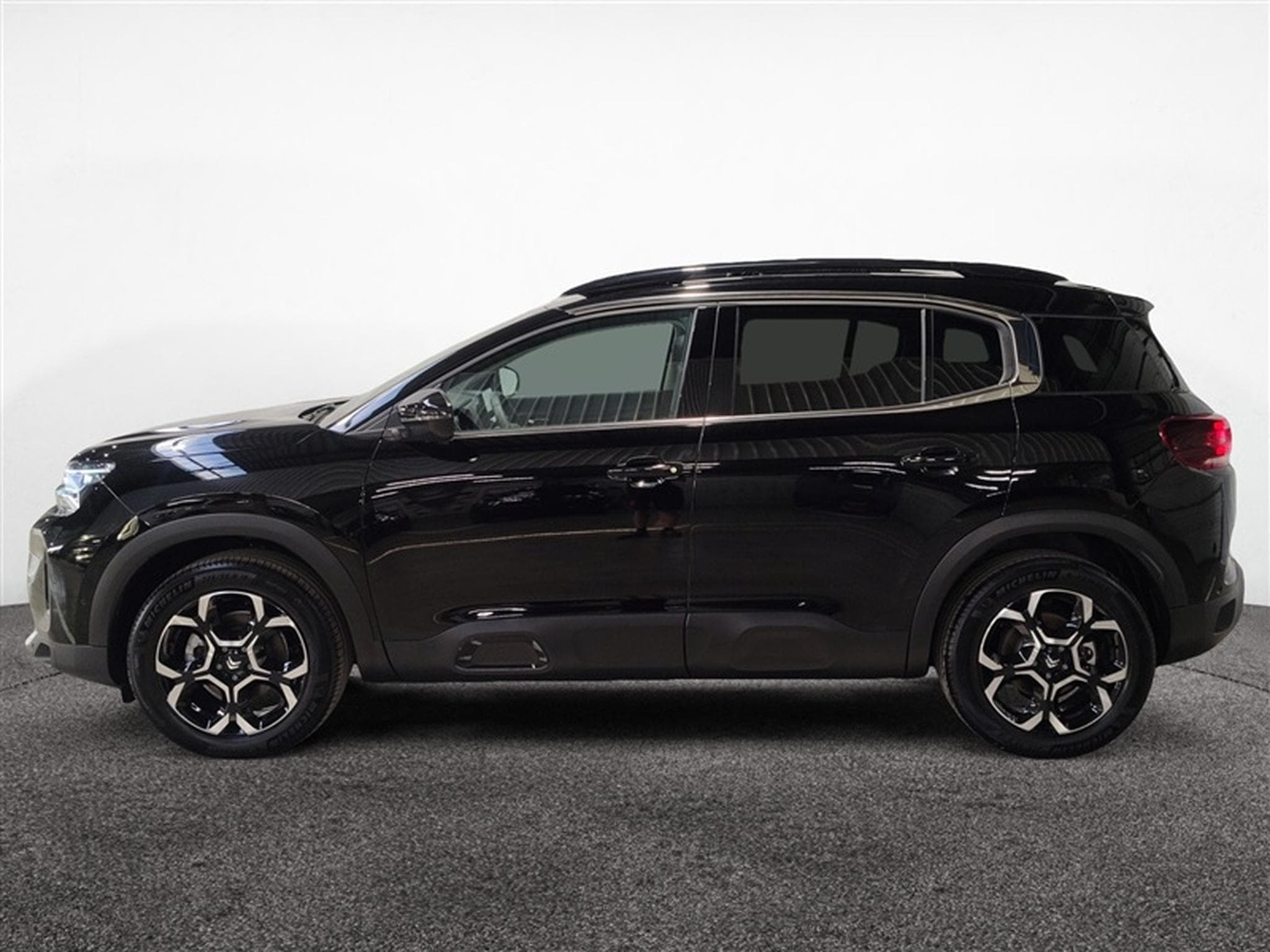 Citroen C5 Aircross 1.5 BlueHDi 130cv EAT8 MAX NAVI / FULL LED / TOIT PANO (2025) - Photo 2