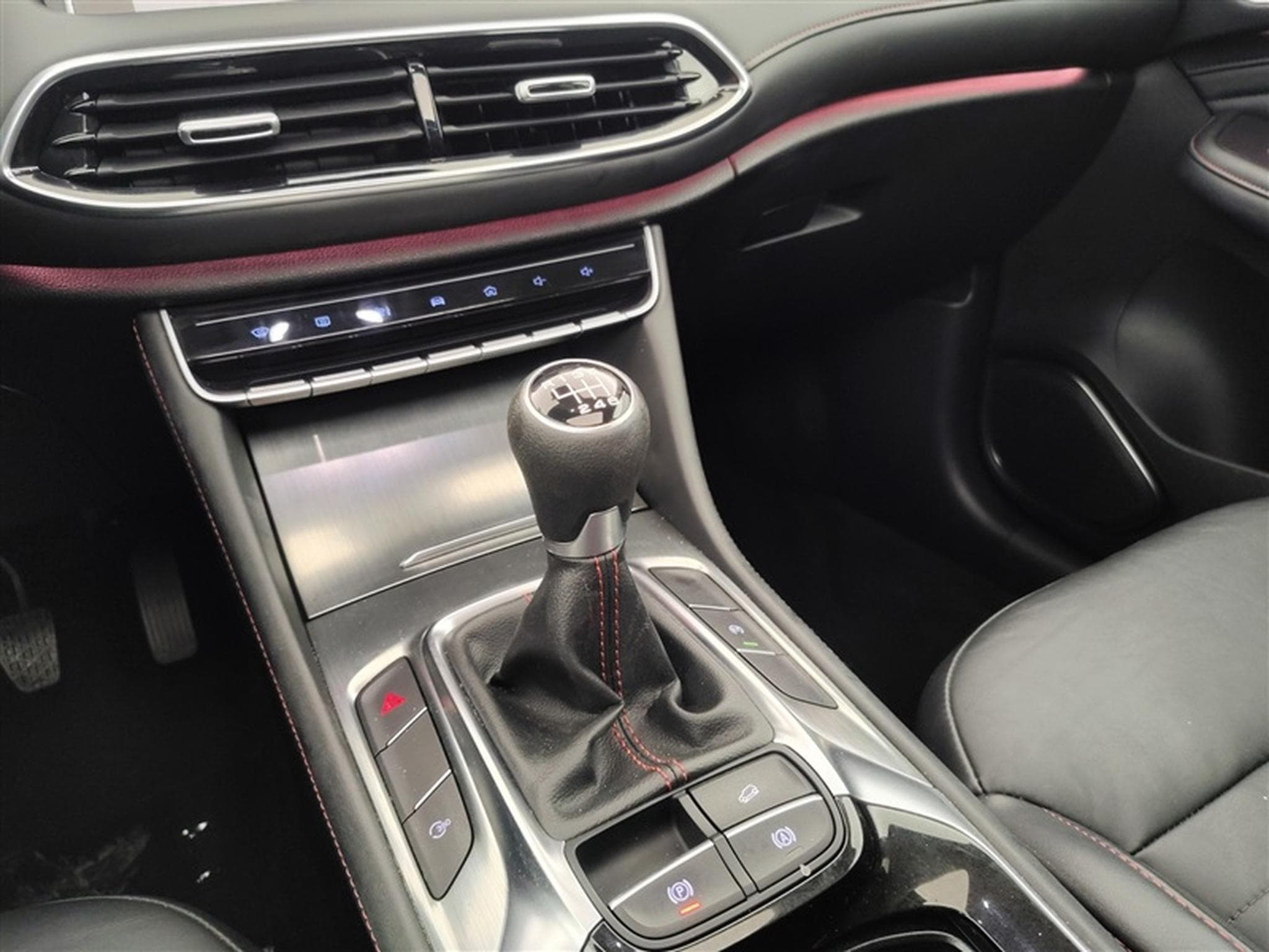 MG HS 1.5 T-GDi 160cv Luxury NAVI / FULL LED / CUIR / PANO (2024) - Photo 13