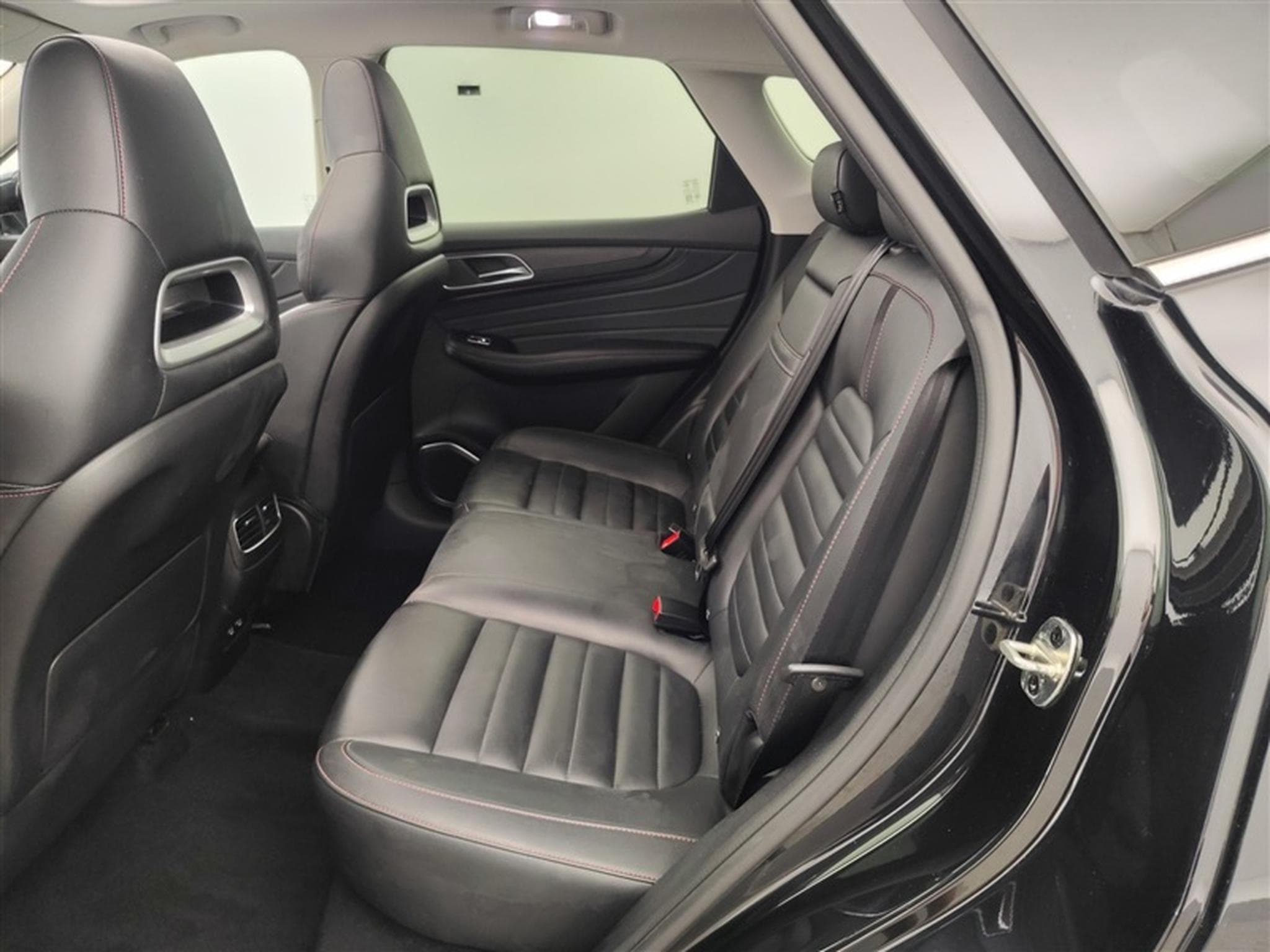 MG HS 1.5 T-GDi 160cv Luxury NAVI / FULL LED / CUIR / PANO (2024) - Photo 14