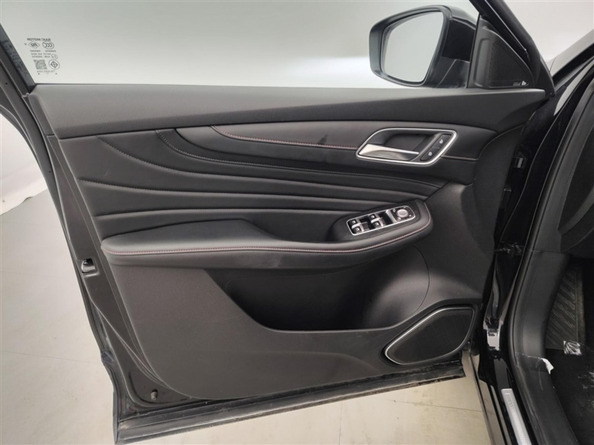 MG HS 1.5 T-GDi 160cv Luxury NAVI / FULL LED / CUIR / PANO (2024) - Photo 18