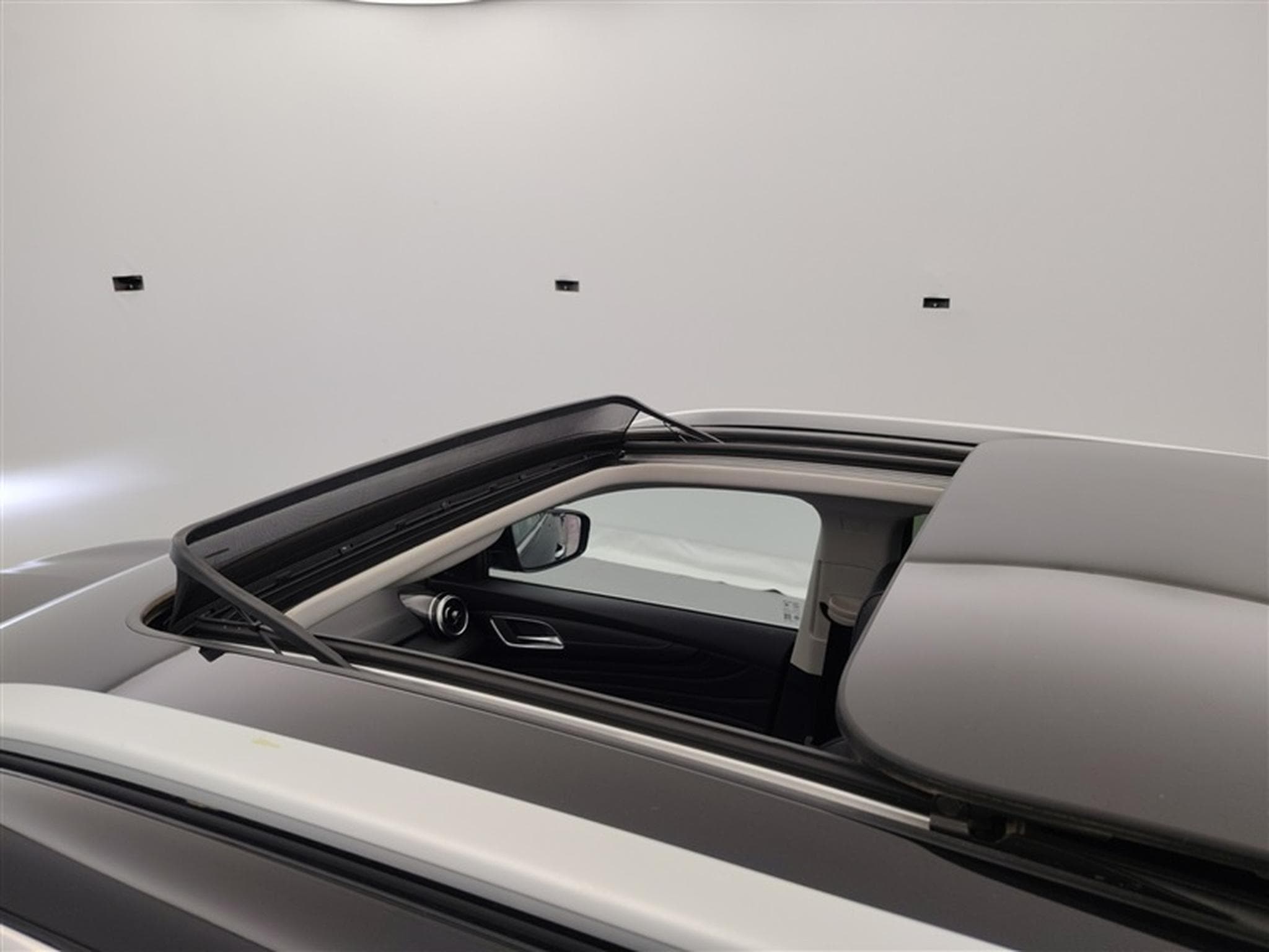 MG HS 1.5 T-GDi 160cv Luxury NAVI / FULL LED / CUIR / PANO (2024) - Photo 20