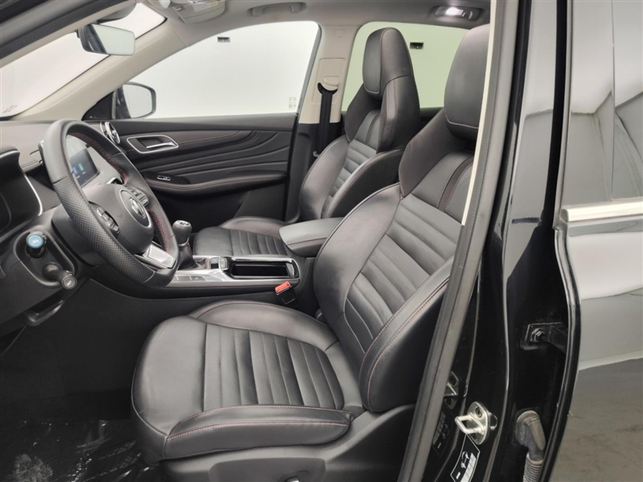 MG HS 1.5 T-GDi 160cv Luxury NAVI / FULL LED / CUIR / PANO (2024) - Photo 7