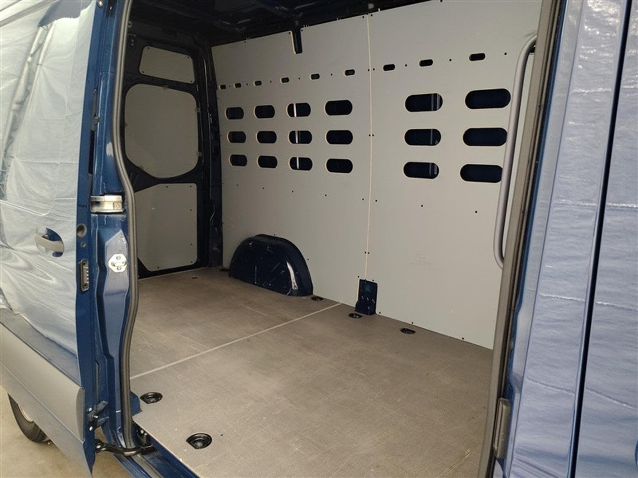 Mercedes Sprinter 311 CDI L2H2 FWD Functional (2022) - Photo 14