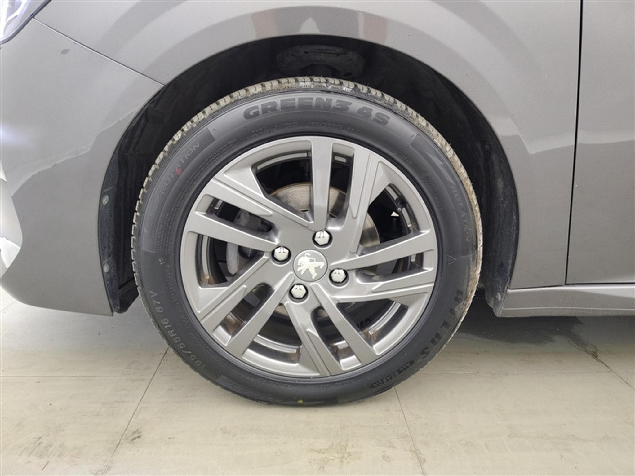 Peugeot 208 1.2i PureTech Active MIRRORLINK / PDC AR / FULL LED / JA 16" (2021) - Photo 6