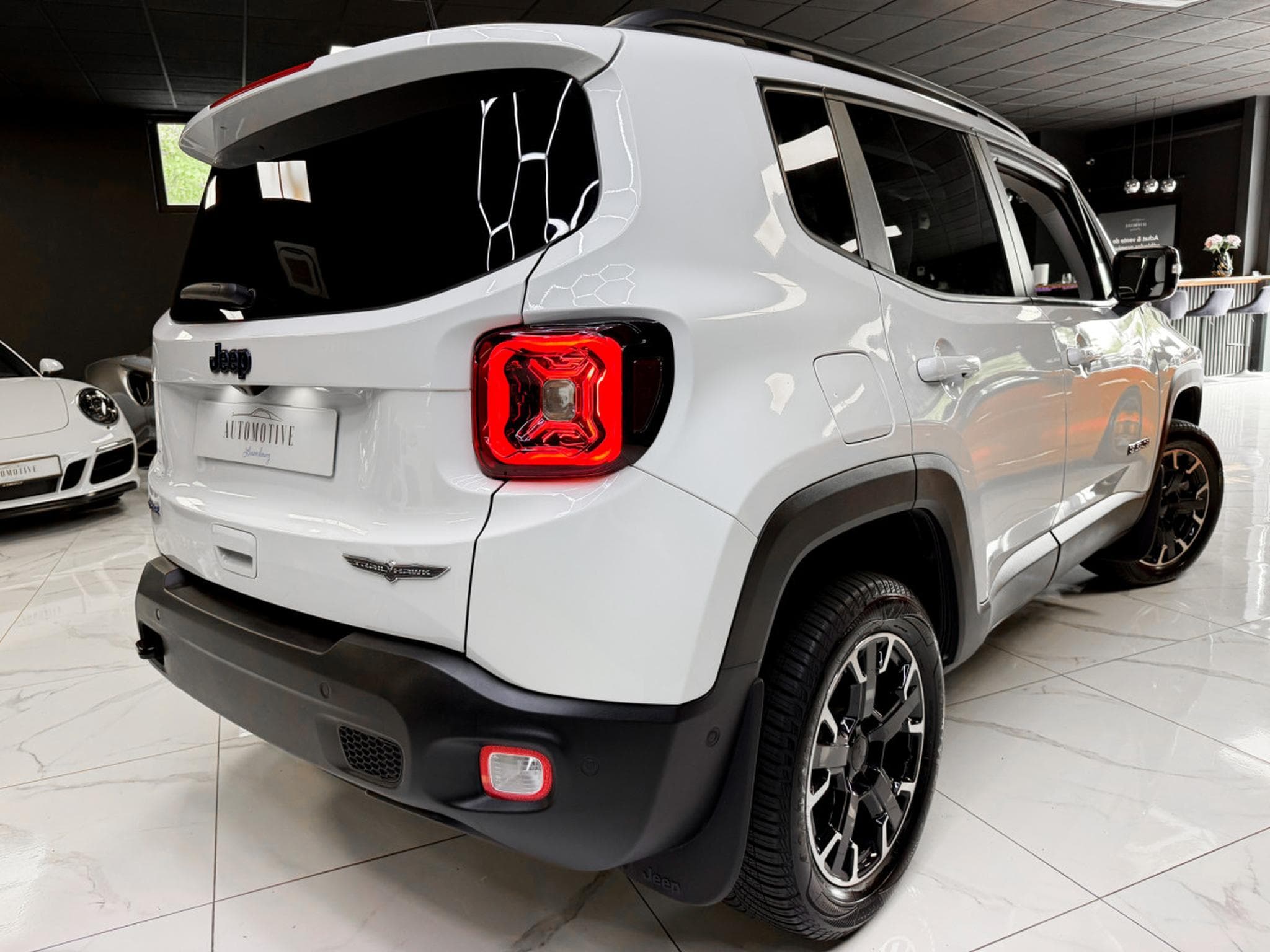 Jeep Renegade Trailhawk Plug-In-Hybrid 4xe (2023) - Photo 14