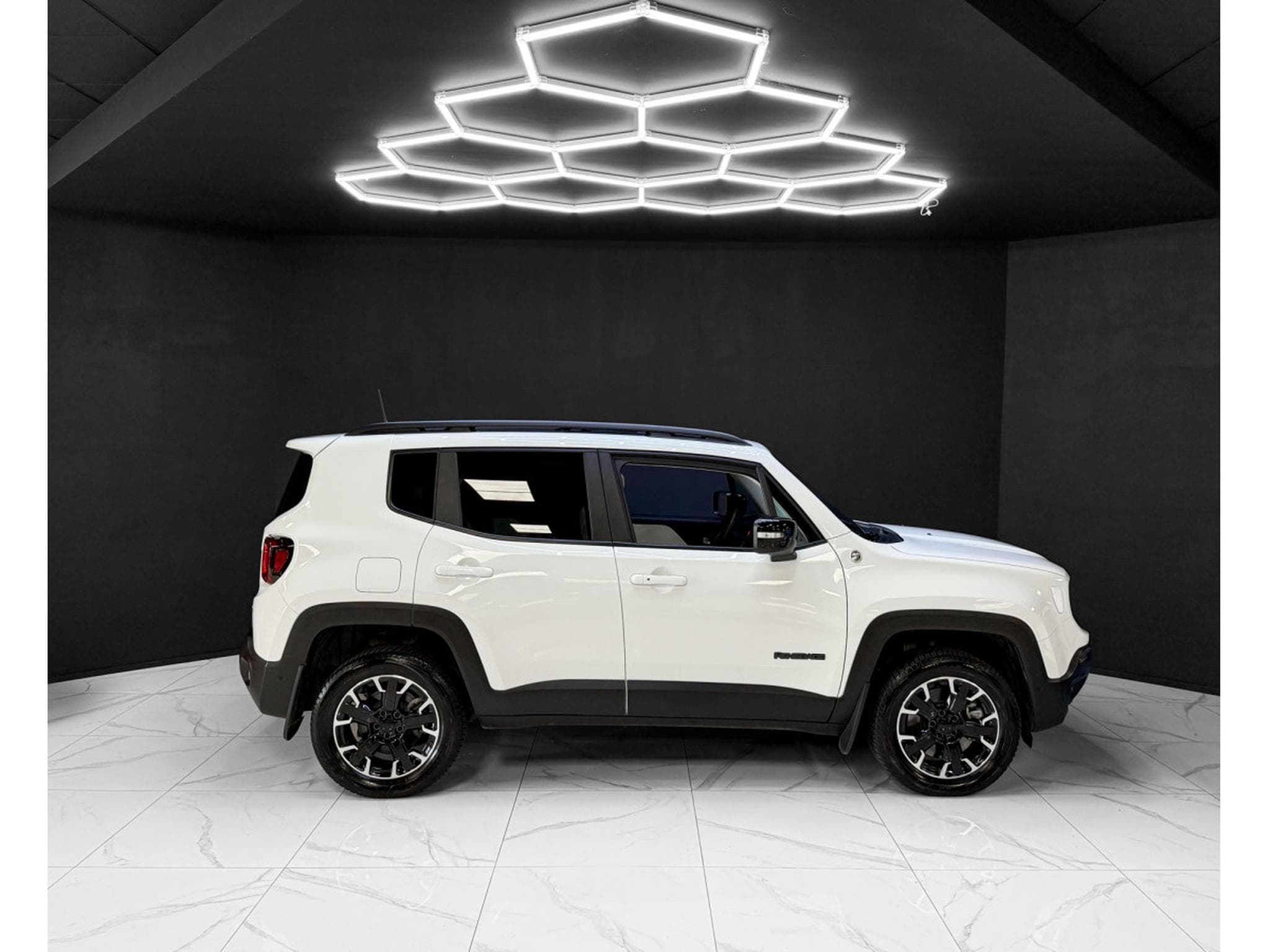 Jeep Renegade Trailhawk Plug-In-Hybrid 4xe (2023) - Photo 6