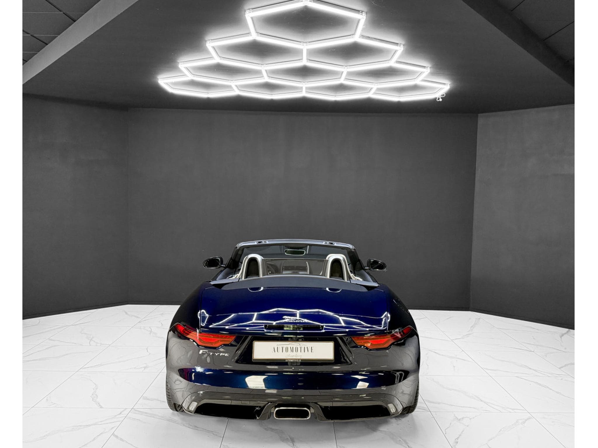 Jaguar F-Type P300 Cabriolet R-Dynamic / Meridian / LED / 1.Hand (2021) - Photo 4