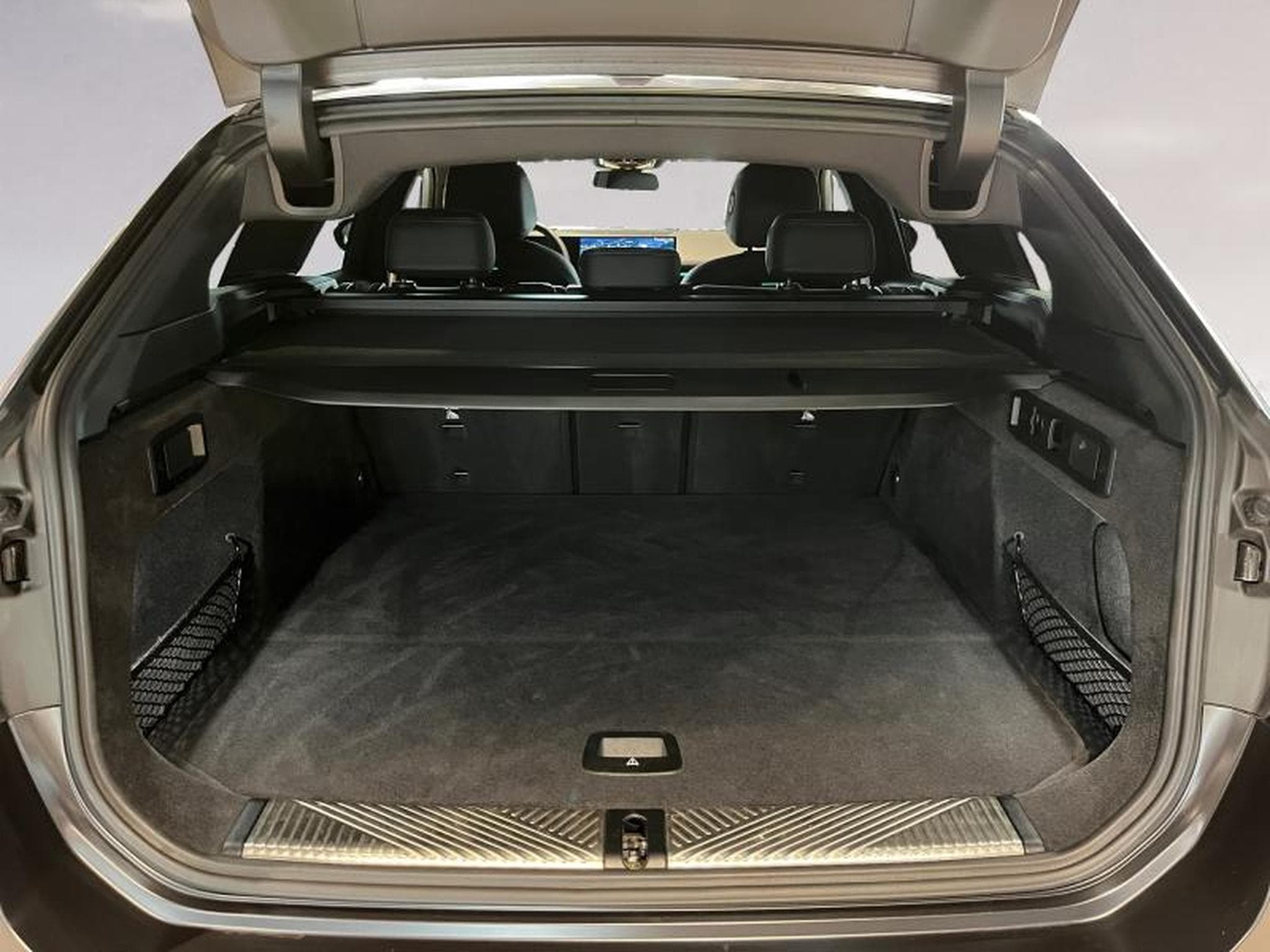 BMW 520 520d xDrive Touring M sport (2025) - Photo 14