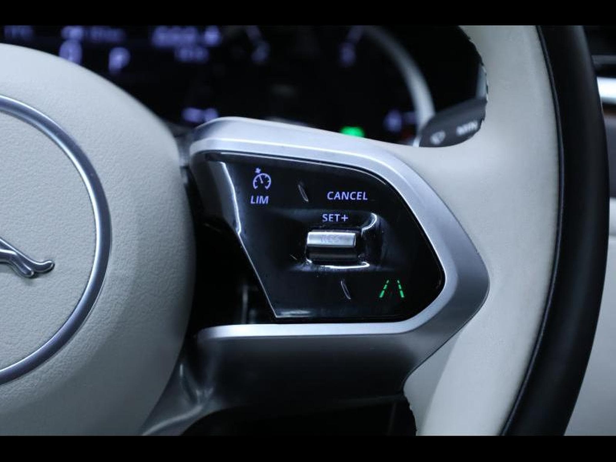 Jaguar F-Pace D165 R-Dynamic S AWD Auto (2021) - Photo 20