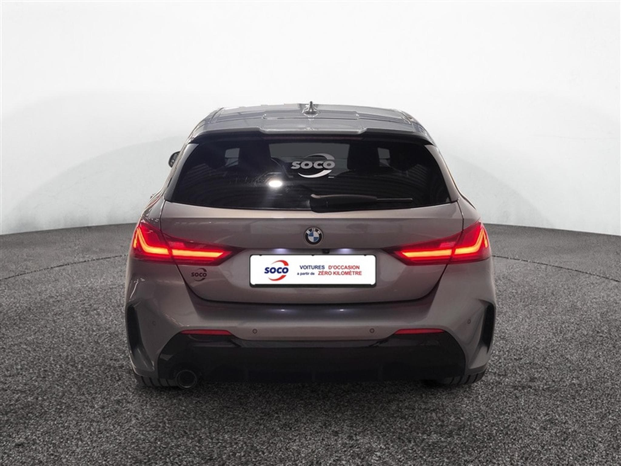 BMW 118 118iA Pack M NAVI / FULL LED / CUIR PARTIEL / CAMERA / JA18 (2023) - Photo 5