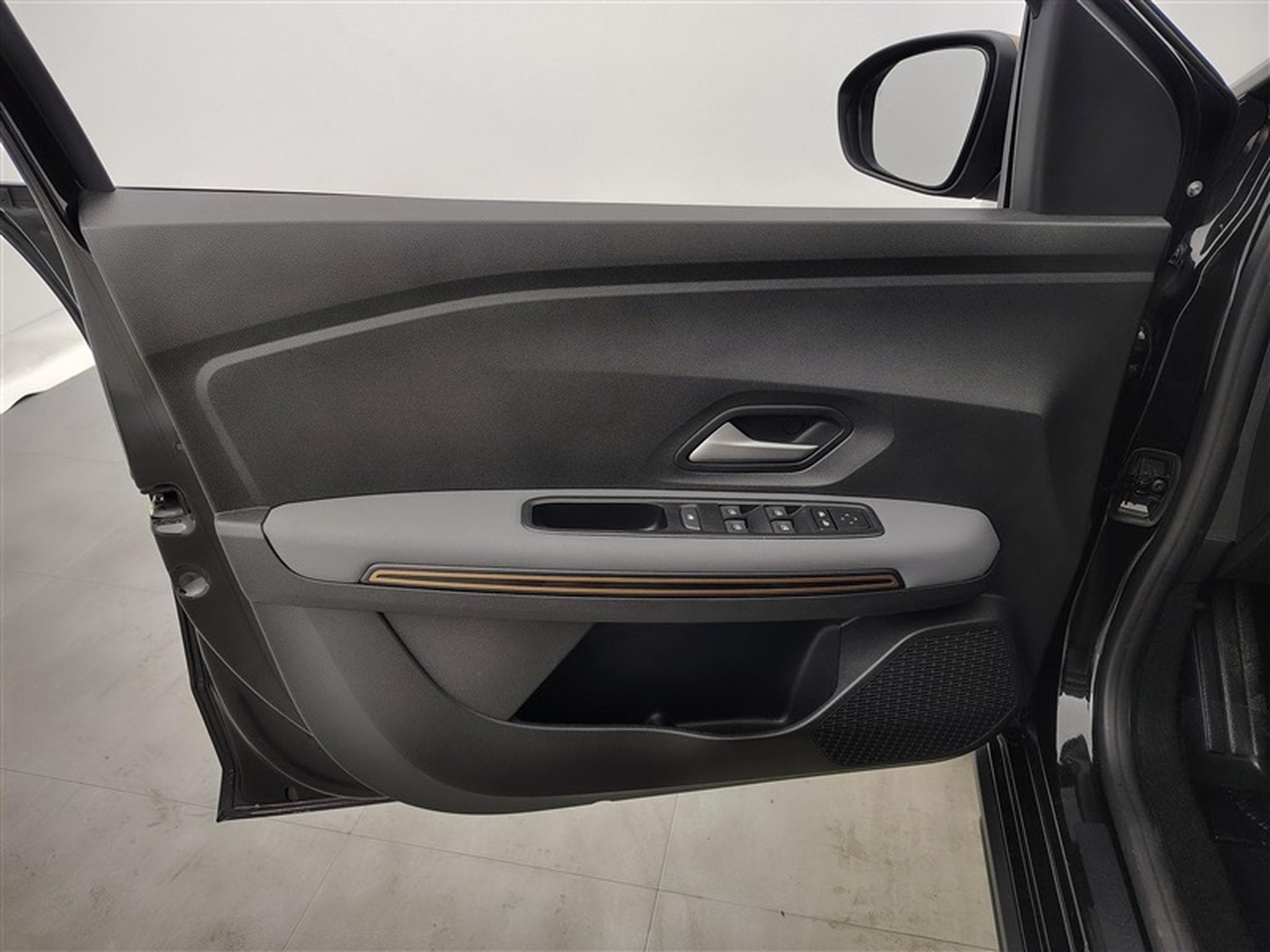 Dacia Jogger Hybrid 1.6 Extreme 7PL / NAVI / CARPLAY / CAMERA (2025) - Photo 17