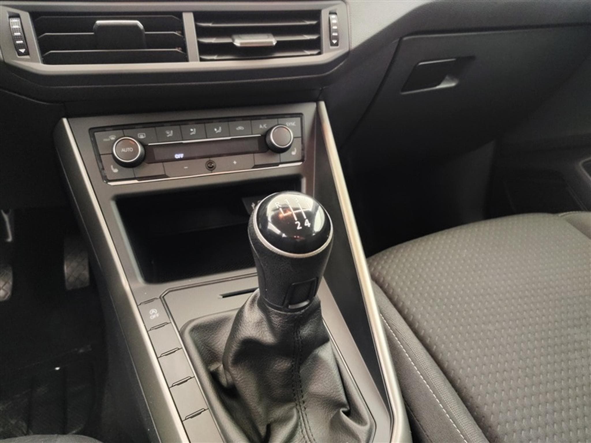 VW Polo 1.6 TDi  Comfortline (2020) - Photo 12