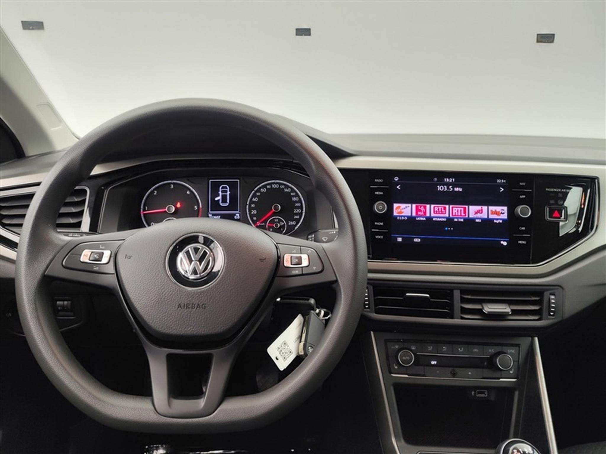 VW Polo 1.6 TDi  Comfortline (2020) - Photo 9