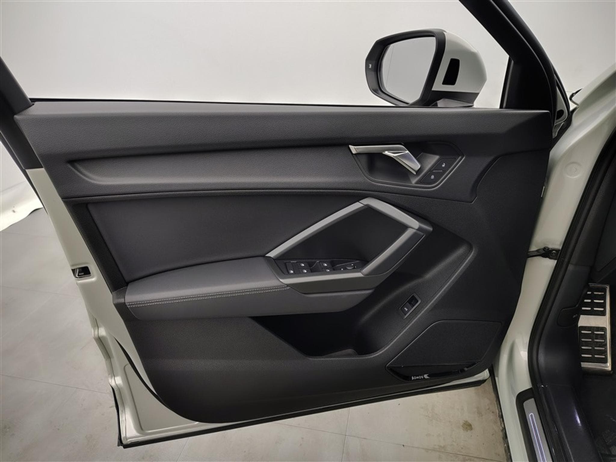 Audi Q3 Sportback 35 TFSI S line (2023) - Photo 16