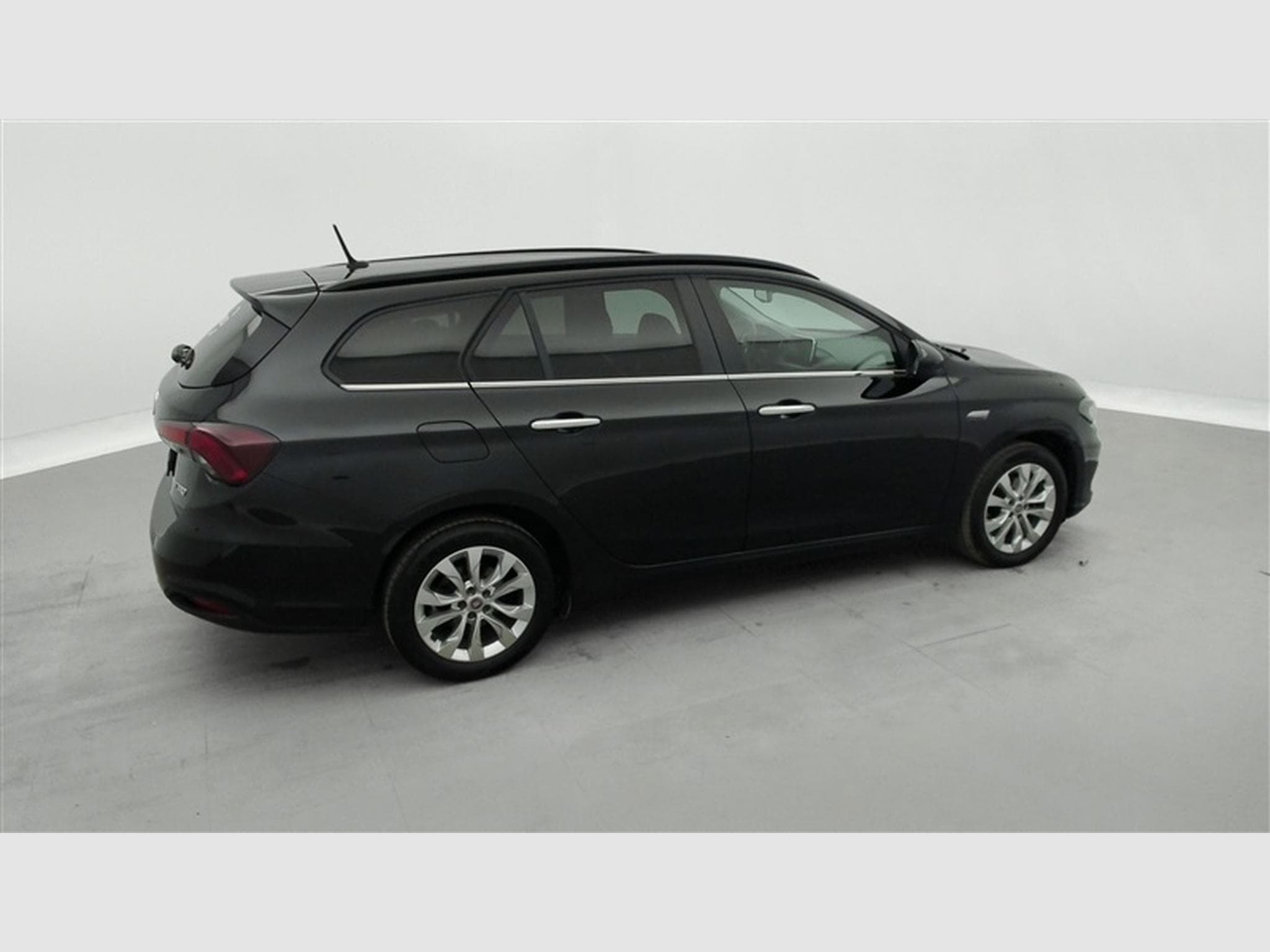 Fiat Tipo 1.6 MultiJet Lounge S&S (EU6d-TEMP) (2020) - Photo 25