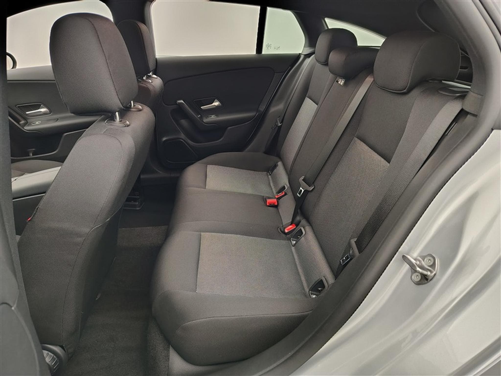 Mercedes CLA 180 CLA 180 Business Solution NAVI/JA/PDC AV AR (2022) - Photo 13