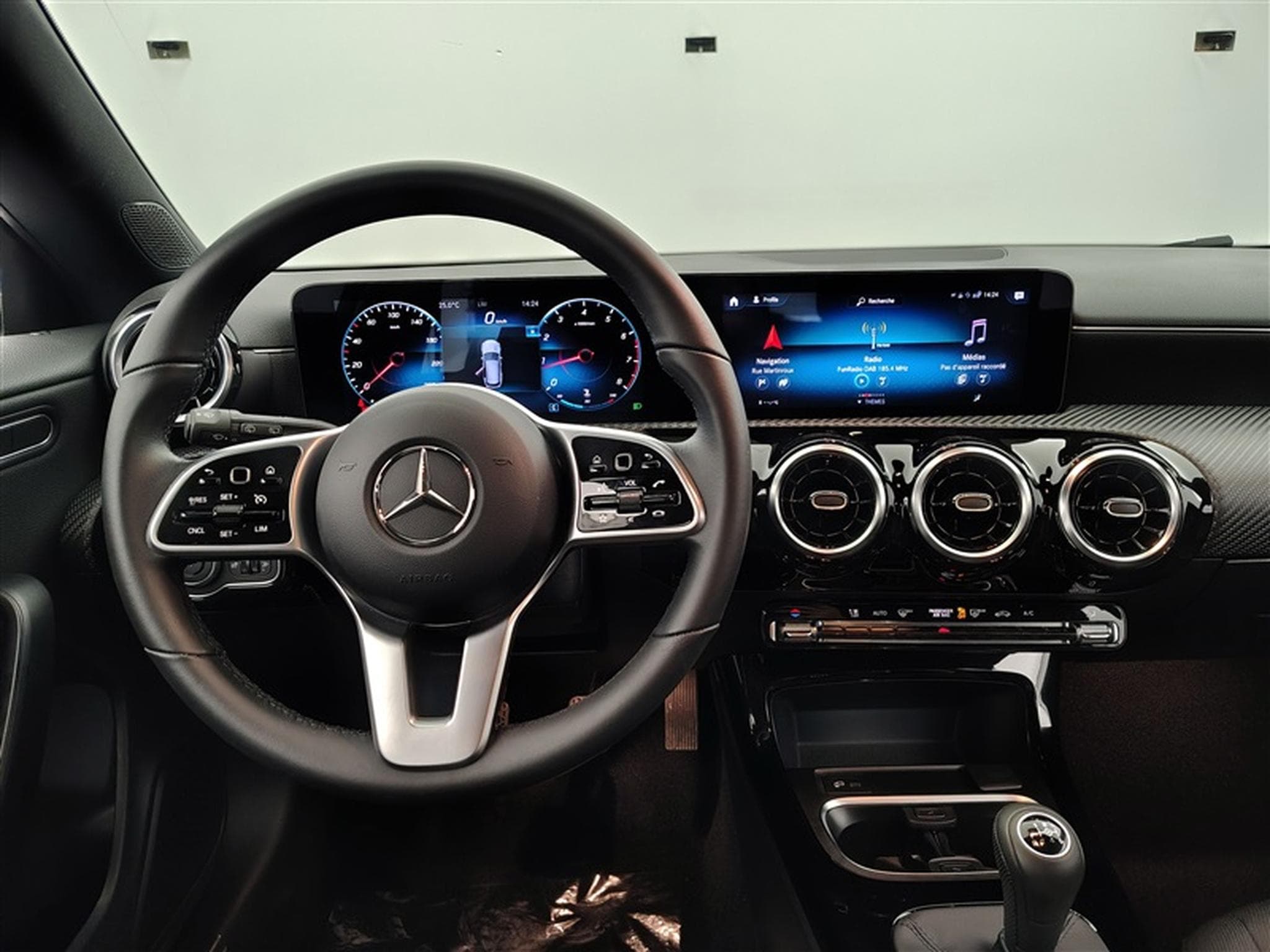 Mercedes CLA 180 CLA 180 Business Solution NAVI/JA/PDC AV AR (2022) - Photo 9