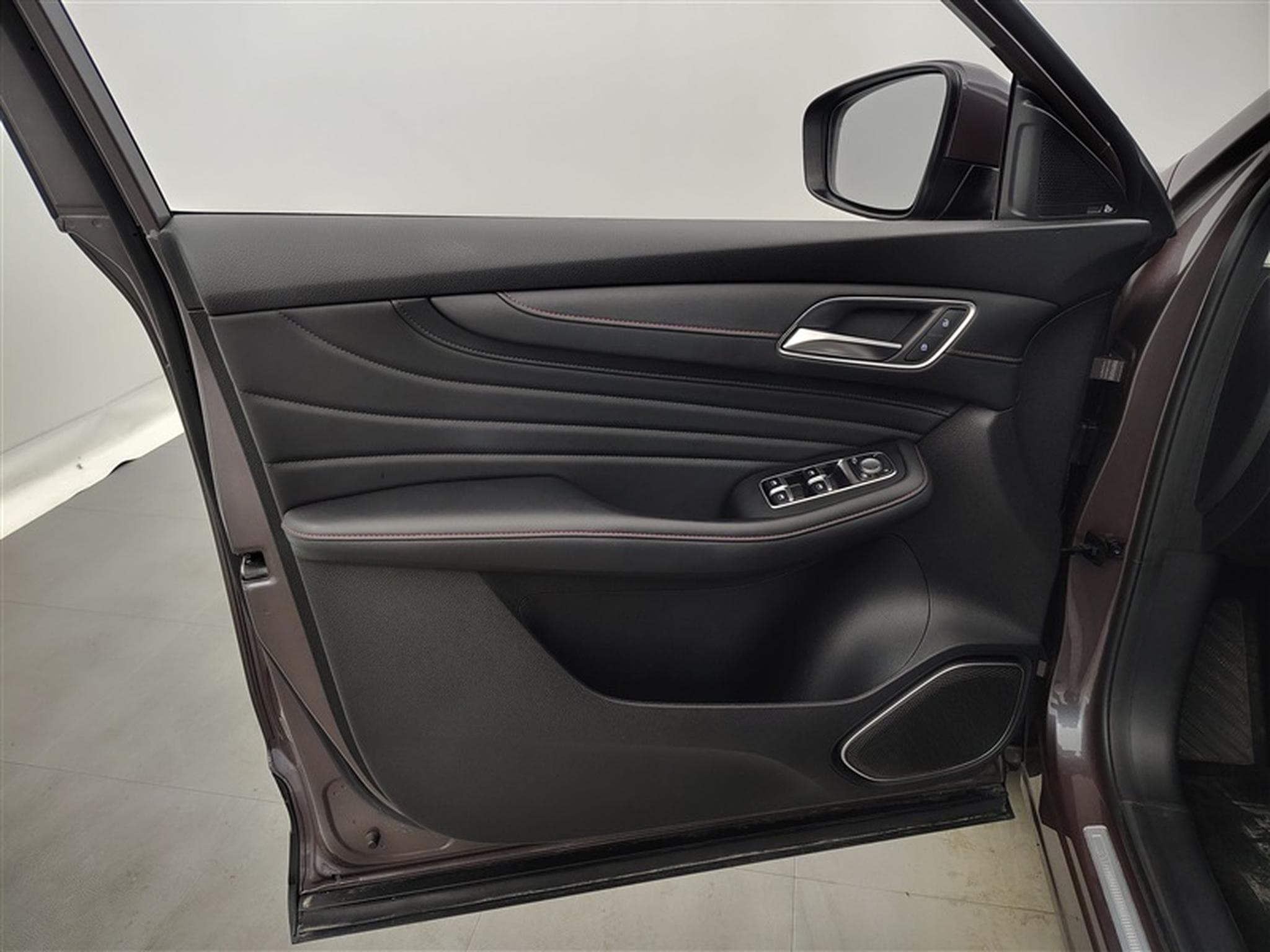 MG HS 1.5 T-GDi 160cv Luxury NAVI / FULL LED / CUIR / PANO (2024) - Photo 17