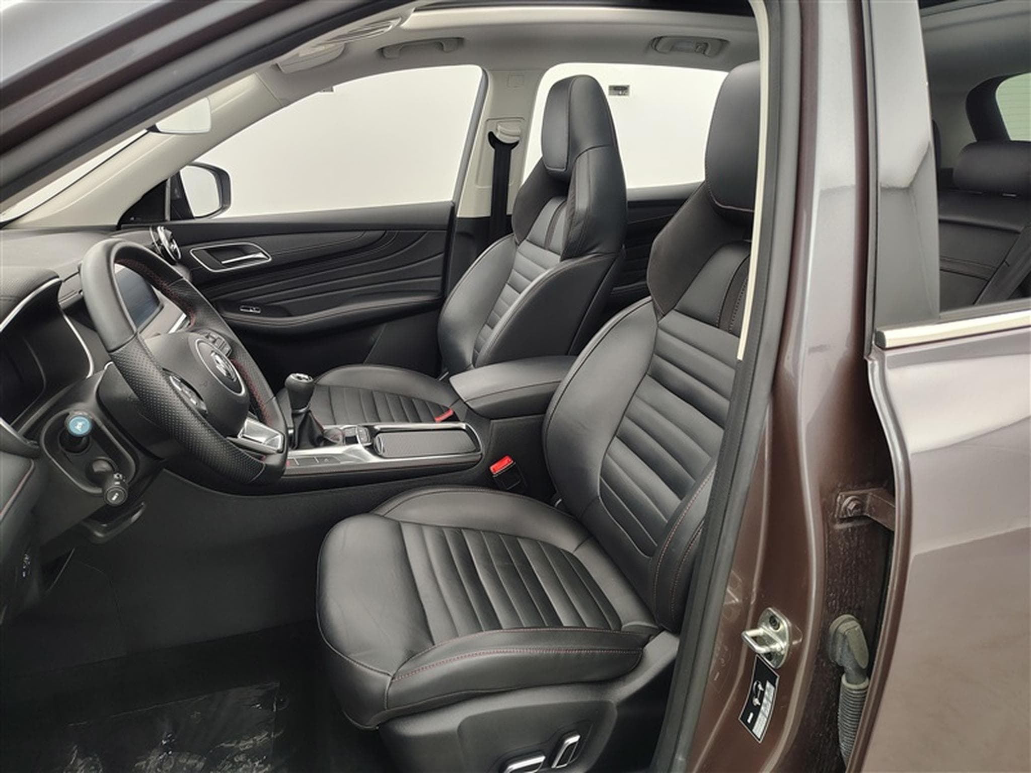 MG HS 1.5 T-GDi 160cv Luxury NAVI / FULL LED / CUIR / PANO (2024) - Photo 7
