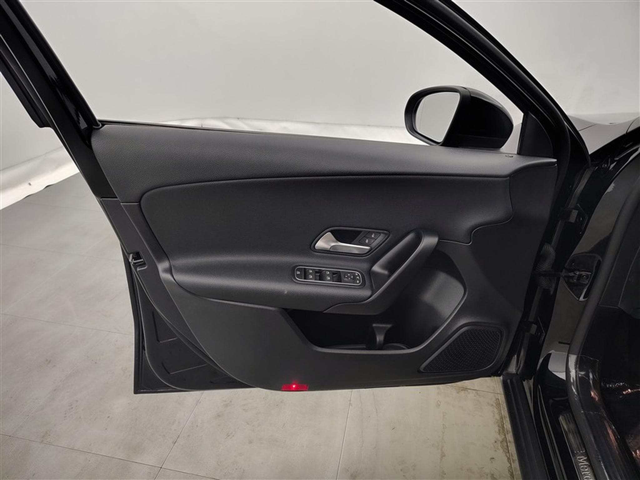 Mercedes A 160 A 160 Business NAVI/PDC AV AR (2022) - Photo 17