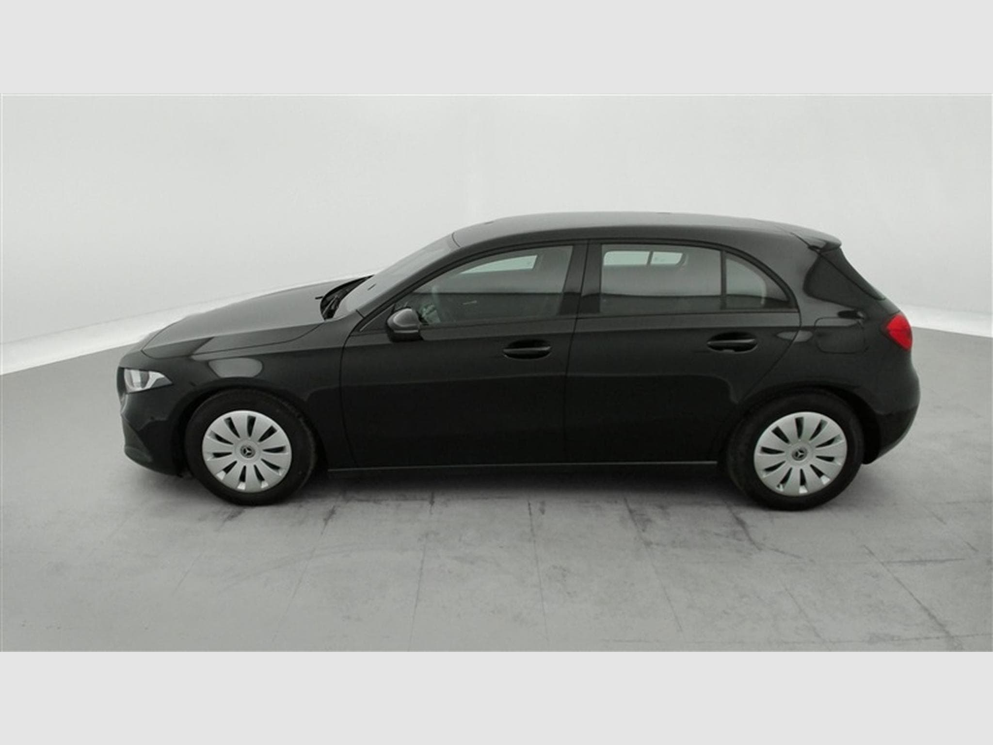 Mercedes A 160 A 160 Business NAVI/PDC AV AR (2022) - Photo 3