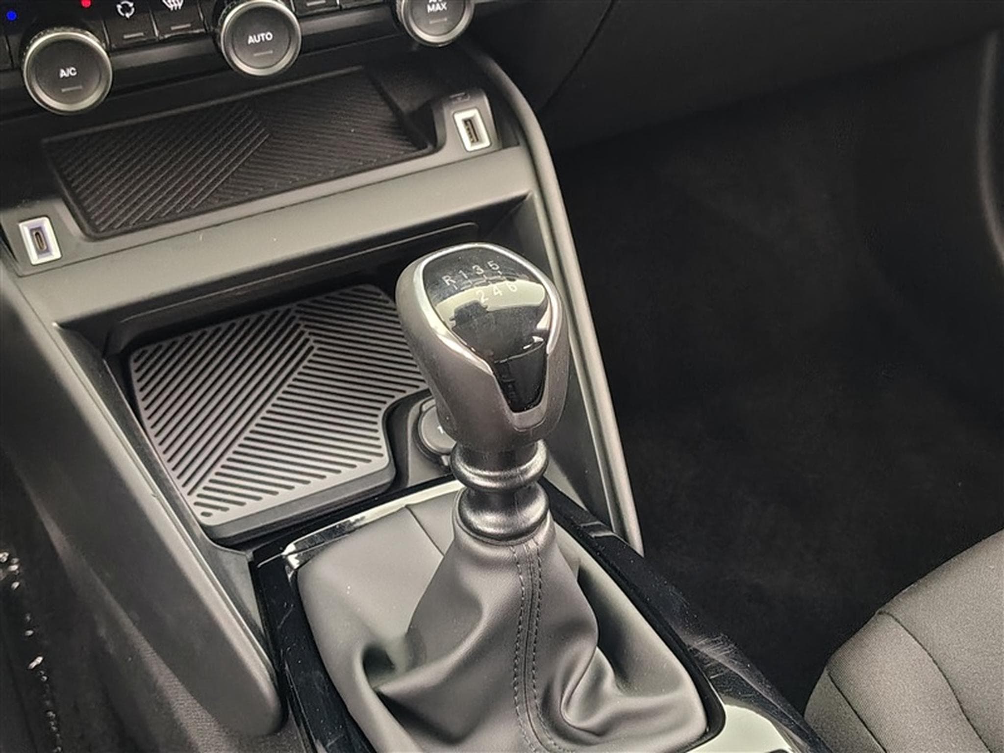 Citroen C4 1.2 PureTech Feel S&S (2022) - Photo 12