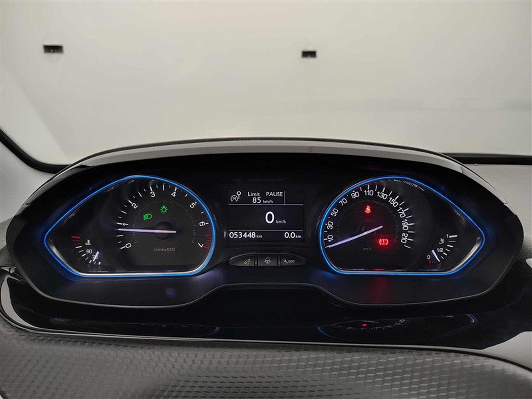 Peugeot 2008 1.2 PureTech 110cv Crossway NAVI / TOIT PANO / CUIR PARTIEL (2019) - Photo 9