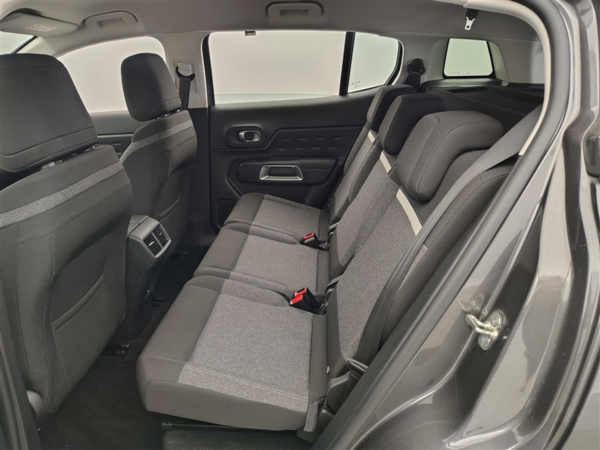 Citroen C5 Aircross 1.2 PureTech EAT/8 Live NAVI / CARPLAY / FULL LED (2023) - Photo 13