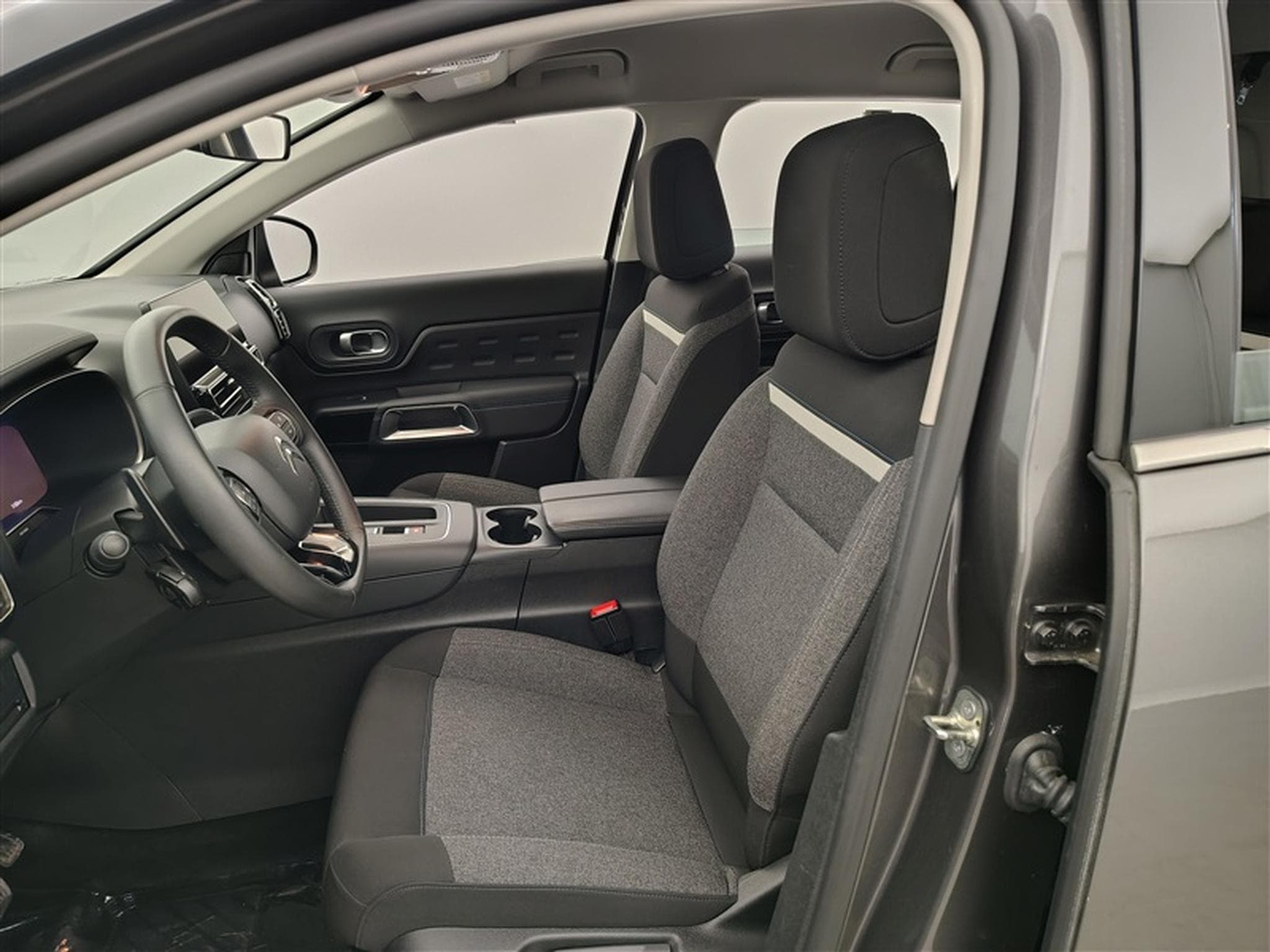 Citroen C5 Aircross 1.2 PureTech EAT/8 Live NAVI / CARPLAY / FULL LED (2023) - Photo 7