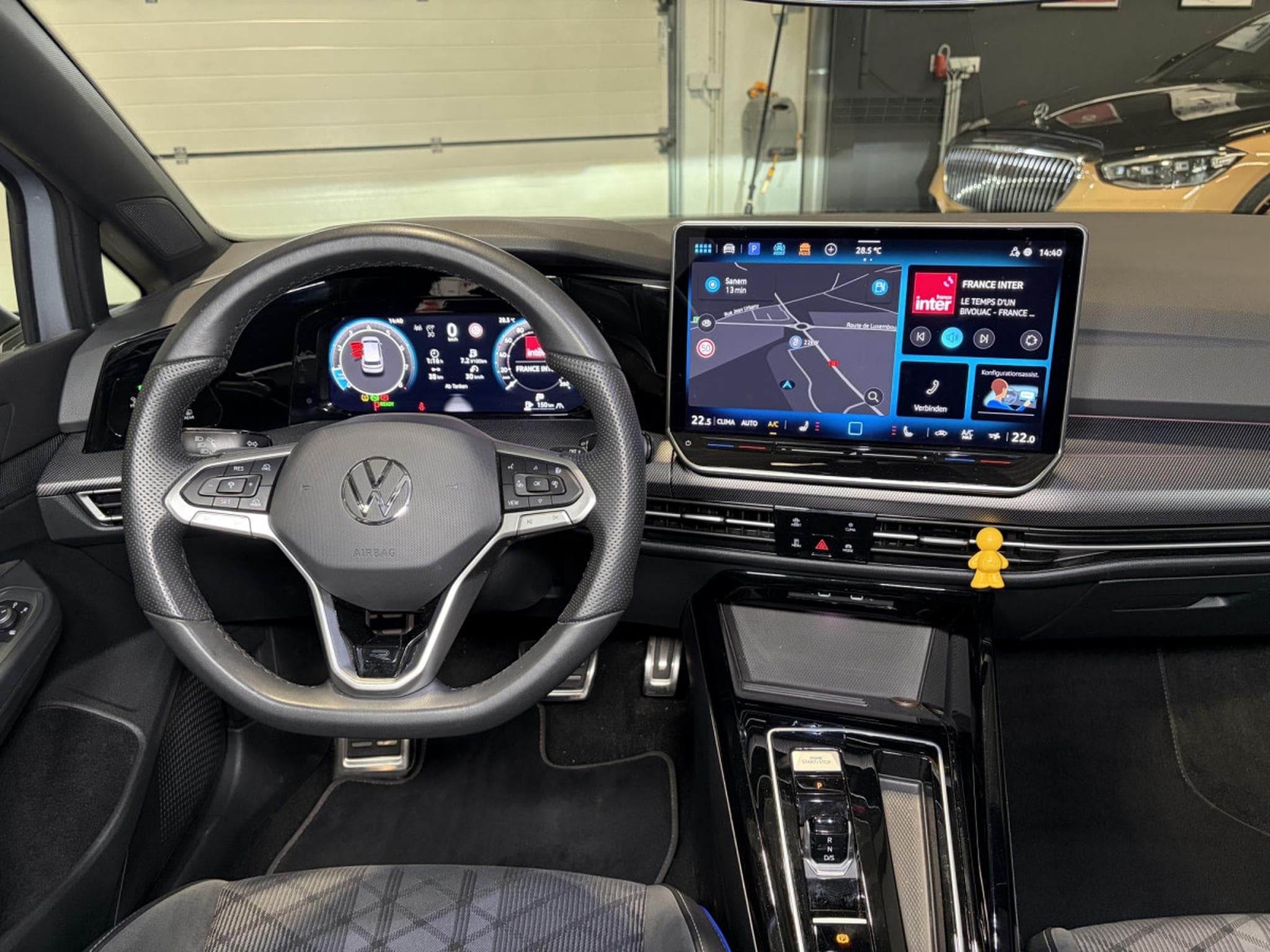 VW Golf Golf VIII Lim. 1.5 eTSI R-Line (2025) - Photo 18